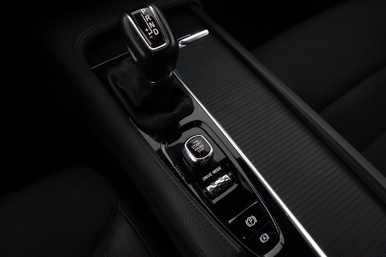 Volvo S90 2018 D4 AWD Momentum Plus aut - | Bowers&Wilkins | Pilot Assist | ACC | BLIS | Navi | Ei Ad-Blue | P-tutkat | LED-kaukovalot | Sähkösäätöiset istuimet | 2. Omistajalta | 2x Renkaat & Vanteet | 