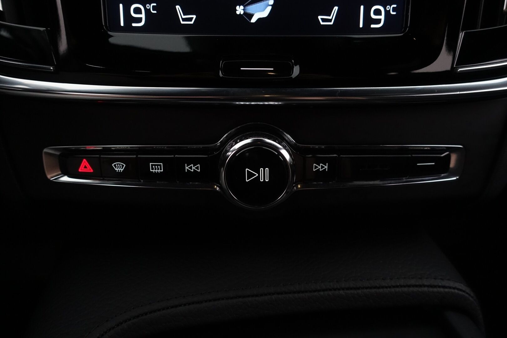 Volvo S90 2018 D4 AWD Momentum Plus aut - | Bowers&Wilkins | Pilot Assist | ACC | BLIS | Navi | Ei Ad-Blue | P-tutkat | LED-kaukovalot | Sähkösäätöiset istuimet | 2. Omistajalta | 2x Renkaat & Vanteet | 