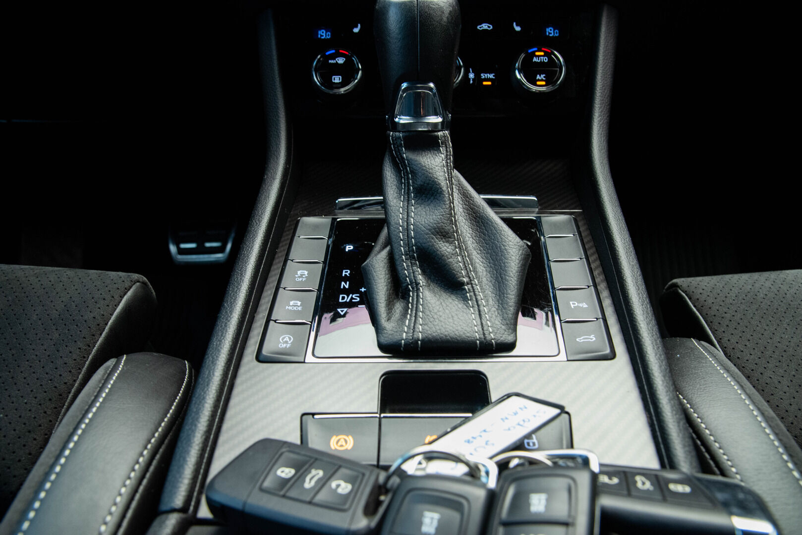 Skoda Superb 2020 2,0 TDI 140kw Sportline 4x4 DSG Autom. Adapt.Vakkari / Digimittaristo / Peruutuskamera / KeylessGo - Tehokas Neliveto Vetokoukulla!