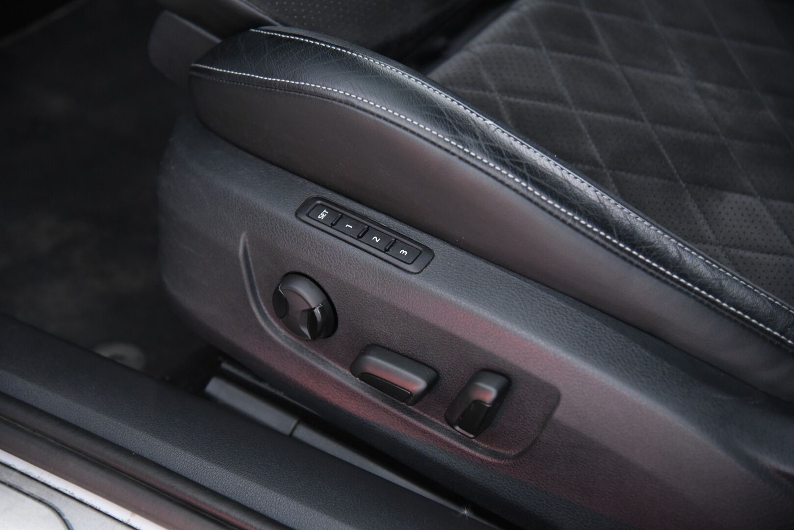 Skoda Superb 2020 2,0 TDI 140kw Sportline 4x4 DSG Autom. Adapt.Vakkari / Digimittaristo / Peruutuskamera / KeylessGo - Tehokas Neliveto Vetokoukulla! / Kahdet Skodan aluvanteet 