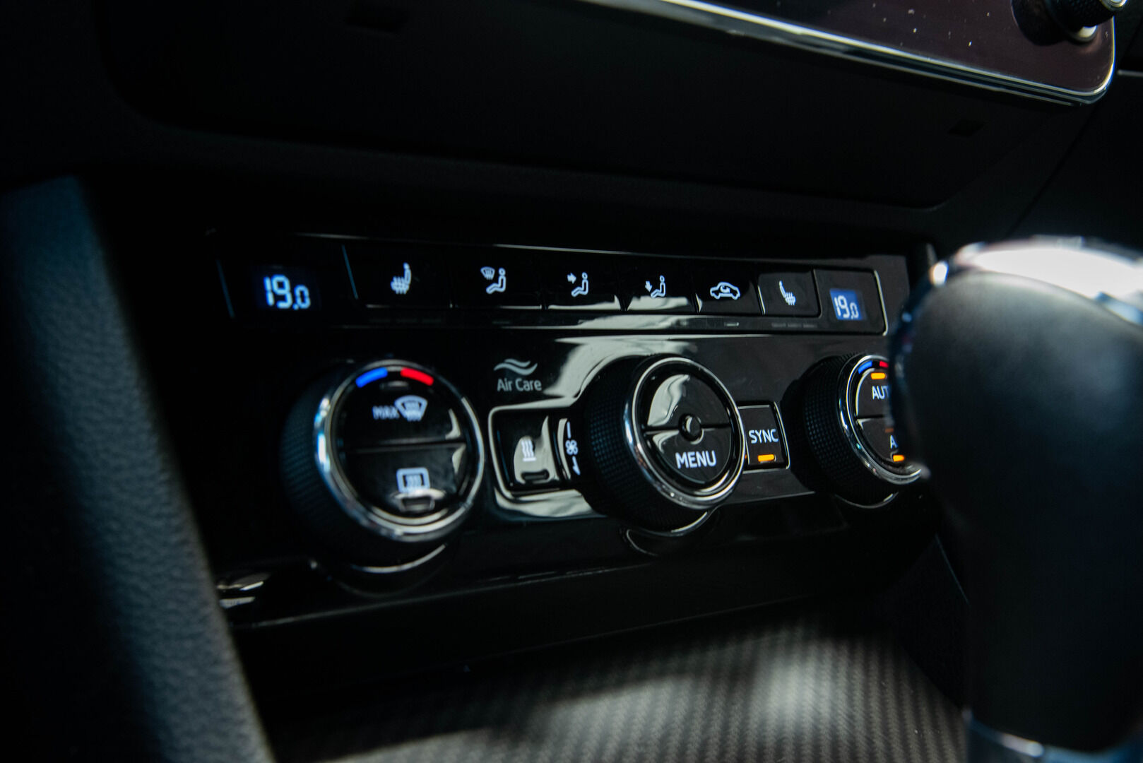 Skoda Superb 2020 2,0 TDI 140kw Sportline 4x4 DSG Autom. Adapt.Vakkari / Digimittaristo / Peruutuskamera / KeylessGo - Tehokas Neliveto Vetokoukulla!