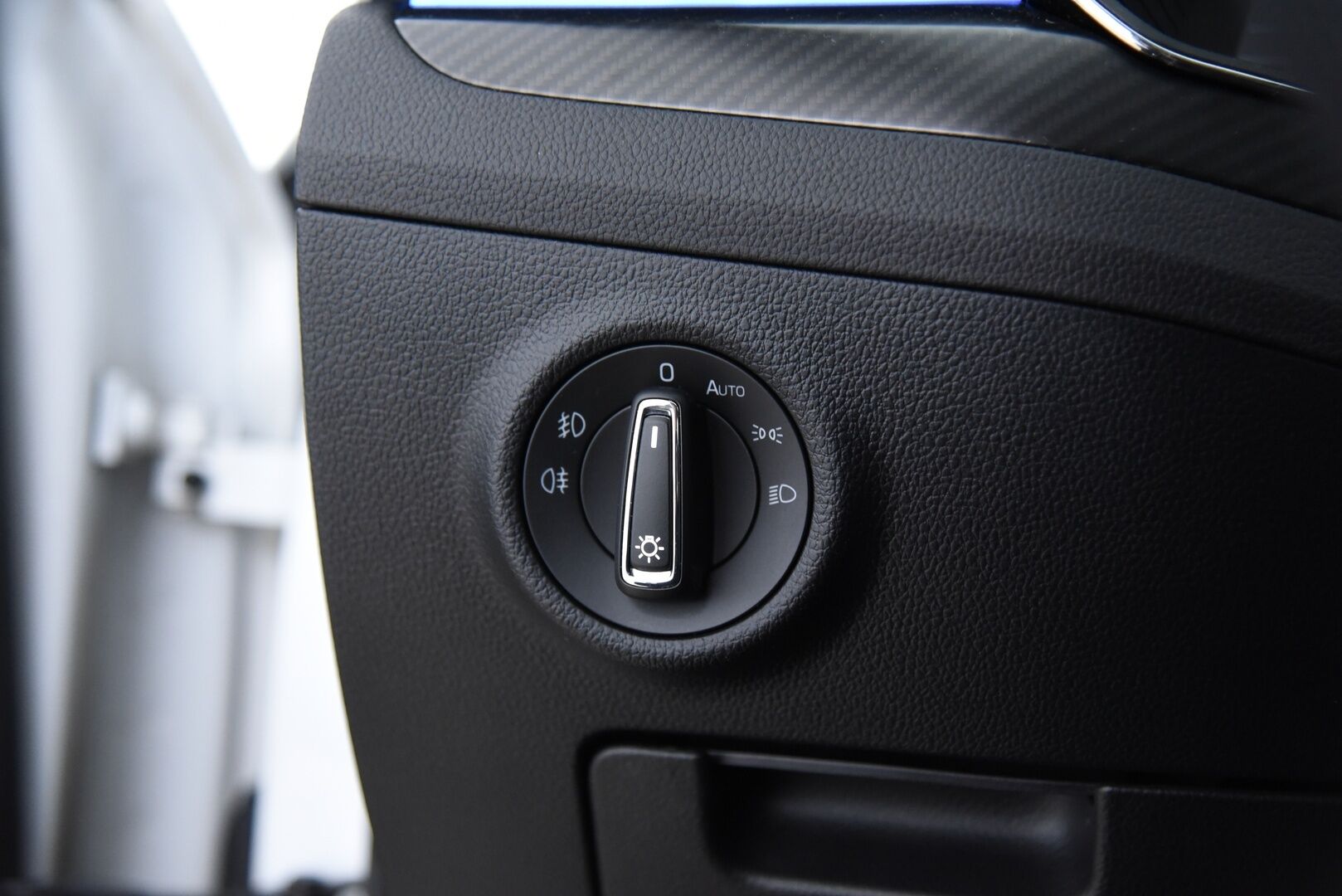 Skoda Superb 2020 2,0 TDI 140kw Sportline 4x4 DSG Autom. Adapt.Vakkari / Digimittaristo / Peruutuskamera / KeylessGo - Tehokas Neliveto Vetokoukulla! / Kahdet Skodan aluvanteet 