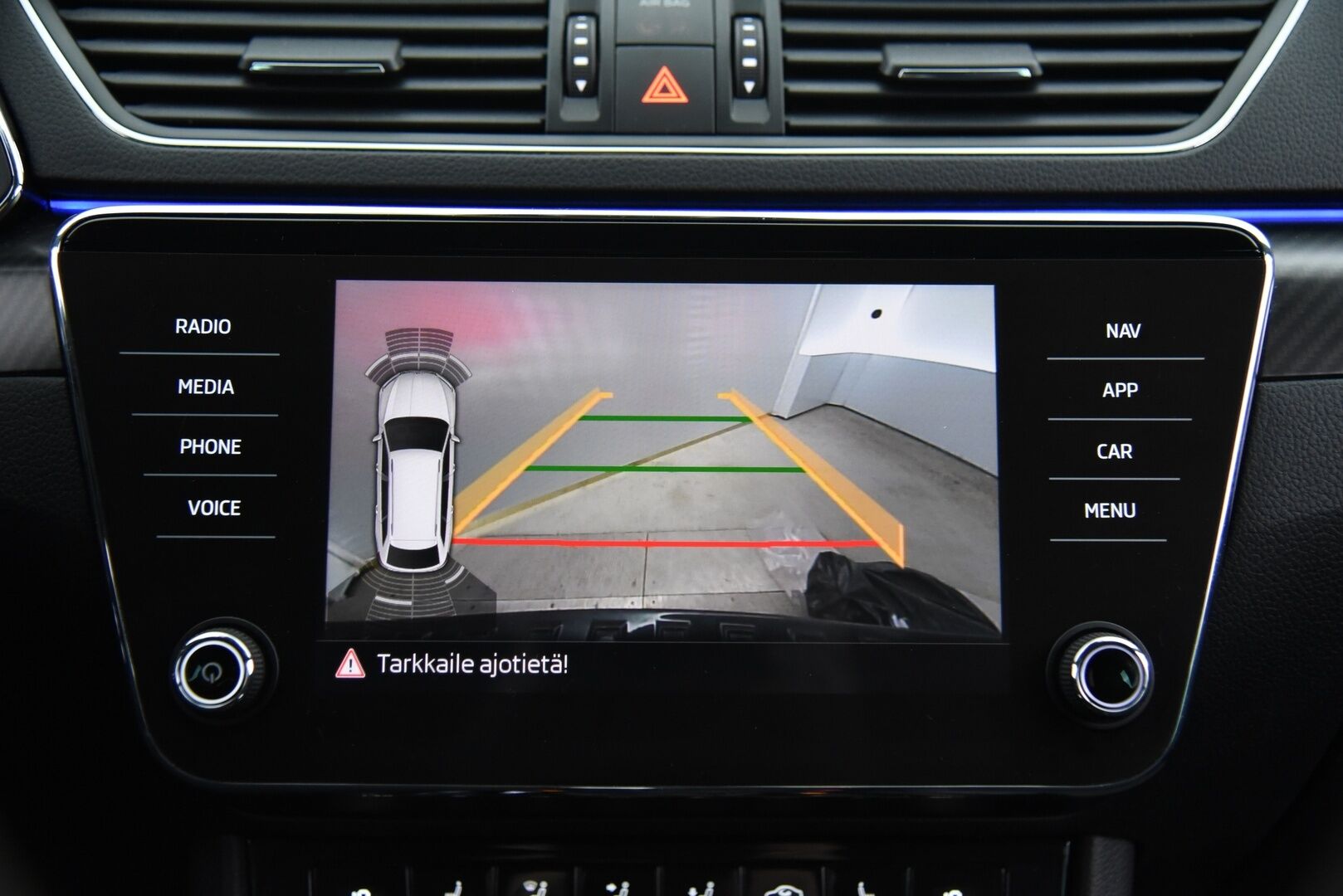 Skoda Superb 2020 2,0 TDI 140kw Sportline 4x4 DSG Autom. Adapt.Vakkari / Digimittaristo / Peruutuskamera / KeylessGo - Tehokas Neliveto Vetokoukulla! / Kahdet Skodan aluvanteet 