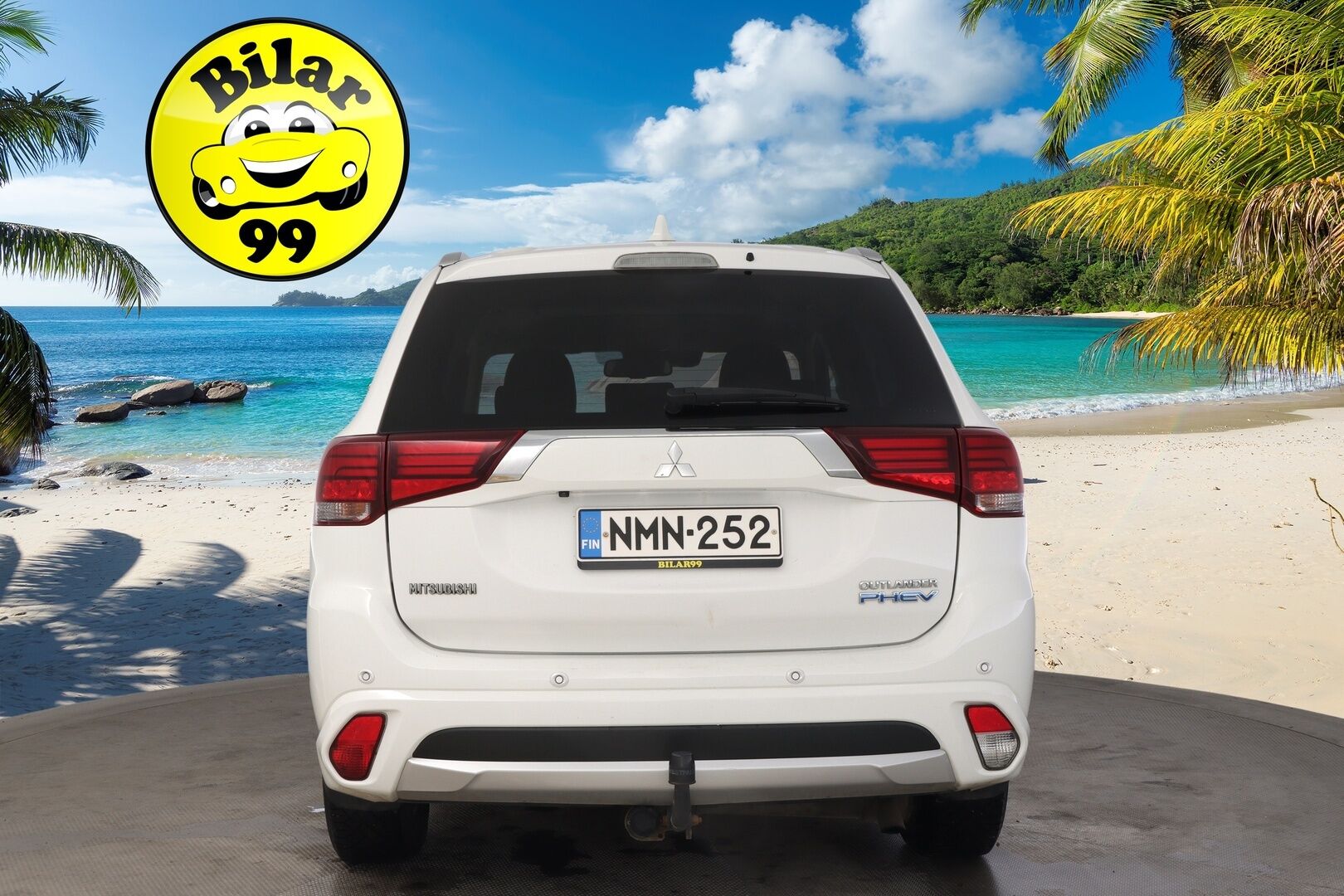 Mitsubishi Outlander 2017 Instyle Navi 4WD 5P*ACC / 360-kamera / Lasikattoluukku / Rockford* - *Vetokoukku / Ratinlämmitin / Blis*