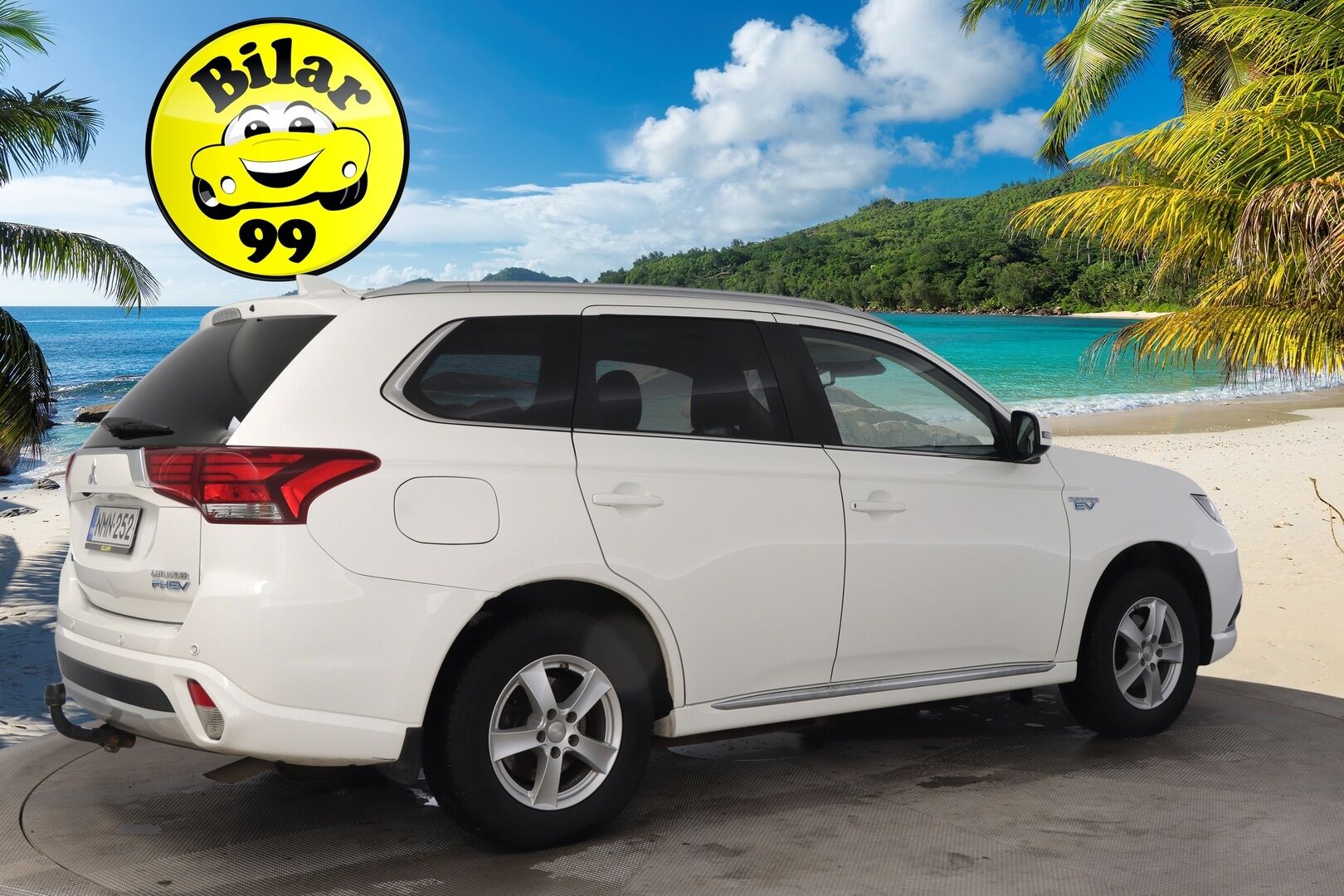 Mitsubishi Outlander 2017 Instyle Navi 4WD 5P*ACC / 360-kamera / Lasikattoluukku / Rockford* - *Vetokoukku / Ratinlämmitin / Blis*