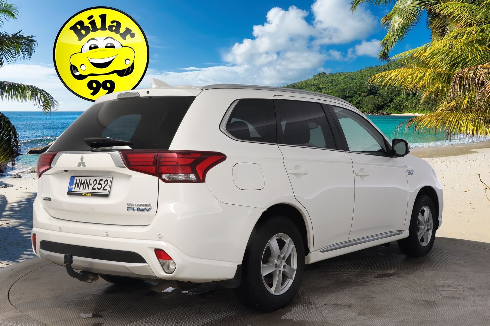 Mitsubishi Outlander 2017 Instyle Navi 4WD 5P*ACC / 360-kamera / Lasikattoluukku / Rockford* - *Vetokoukku / Ratinlämmitin / Blis*