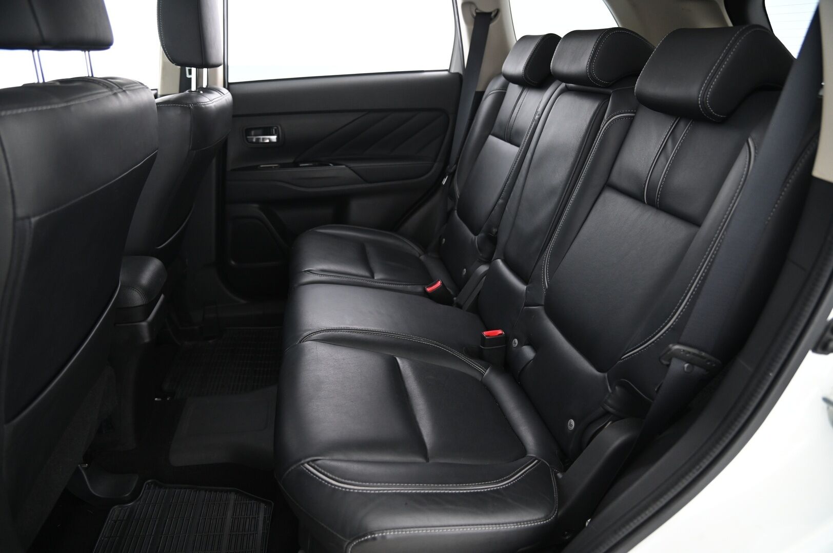 Mitsubishi Outlander 2017 Instyle Navi 4WD 5P*ACC / 360-kamera / Lasikattoluukku / Rockford* - *Vetokoukku / Ratinlämmitin / Blis*