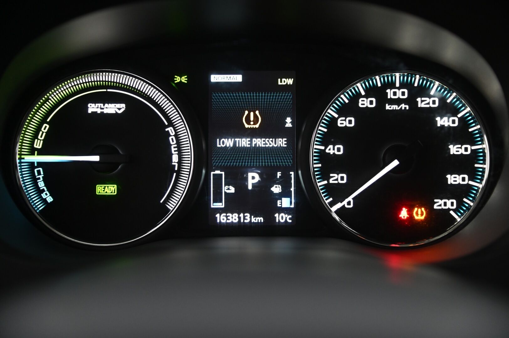 Mitsubishi Outlander 2017 Instyle Navi 4WD 5P*ACC / 360-kamera / Lasikattoluukku / Rockford* - *Vetokoukku / Ratinlämmitin / Blis*