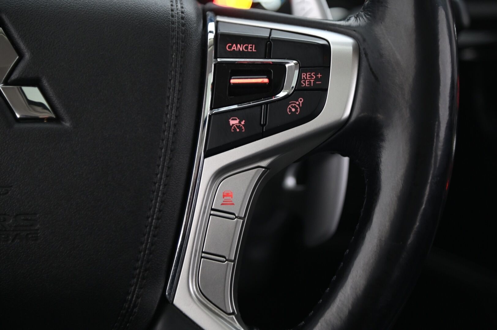 Mitsubishi Outlander 2017 Instyle Navi 4WD 5P*ACC / 360-kamera / Lasikattoluukku / Rockford* - *Vetokoukku / Ratinlämmitin / Blis*