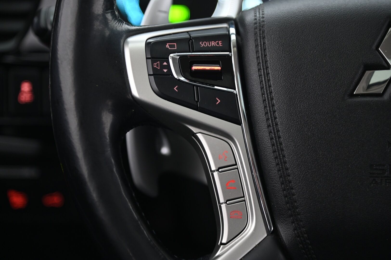 Mitsubishi Outlander 2017 Instyle Navi 4WD 5P*ACC / 360-kamera / Lasikattoluukku / Rockford* - *Vetokoukku / Ratinlämmitin / Blis*