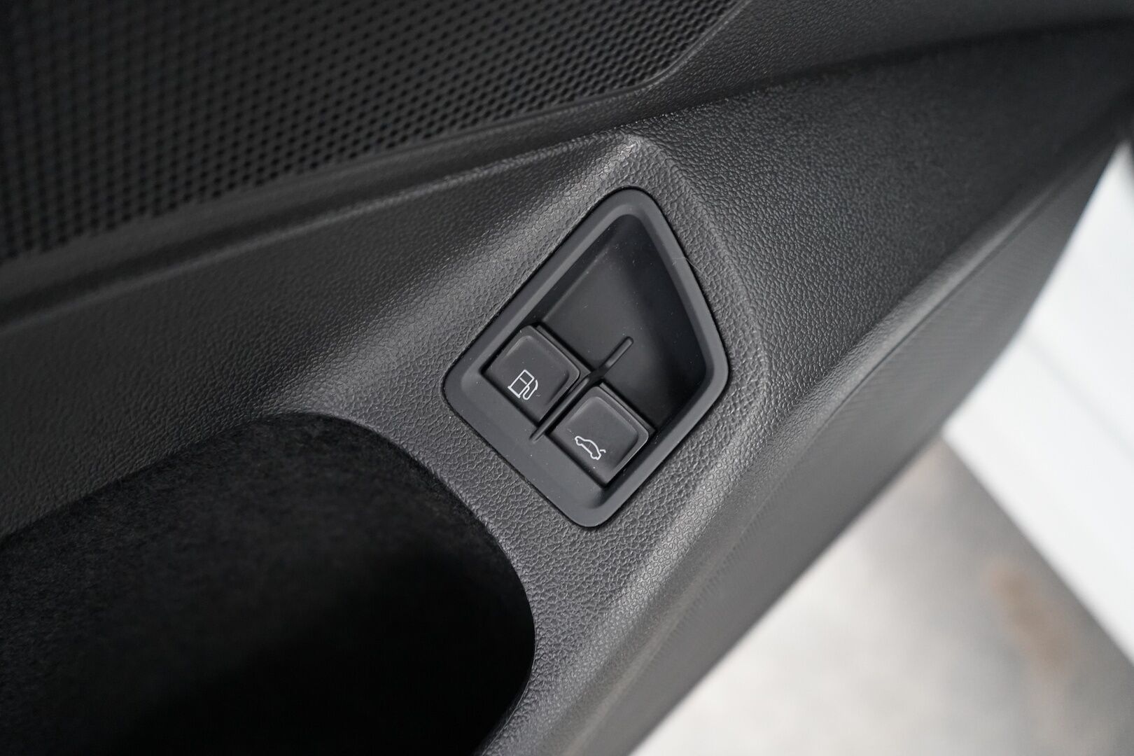 Volkswagen Passat 2018 Variant GTE  Plug-In Hybrid 160 kW DSG * ACC / Webasto / Vetokoukku / Nahka-alcantara / Peruutuskamera * - Akku kuntotarkastettu / 2x vanteet / Juuri katsastettu