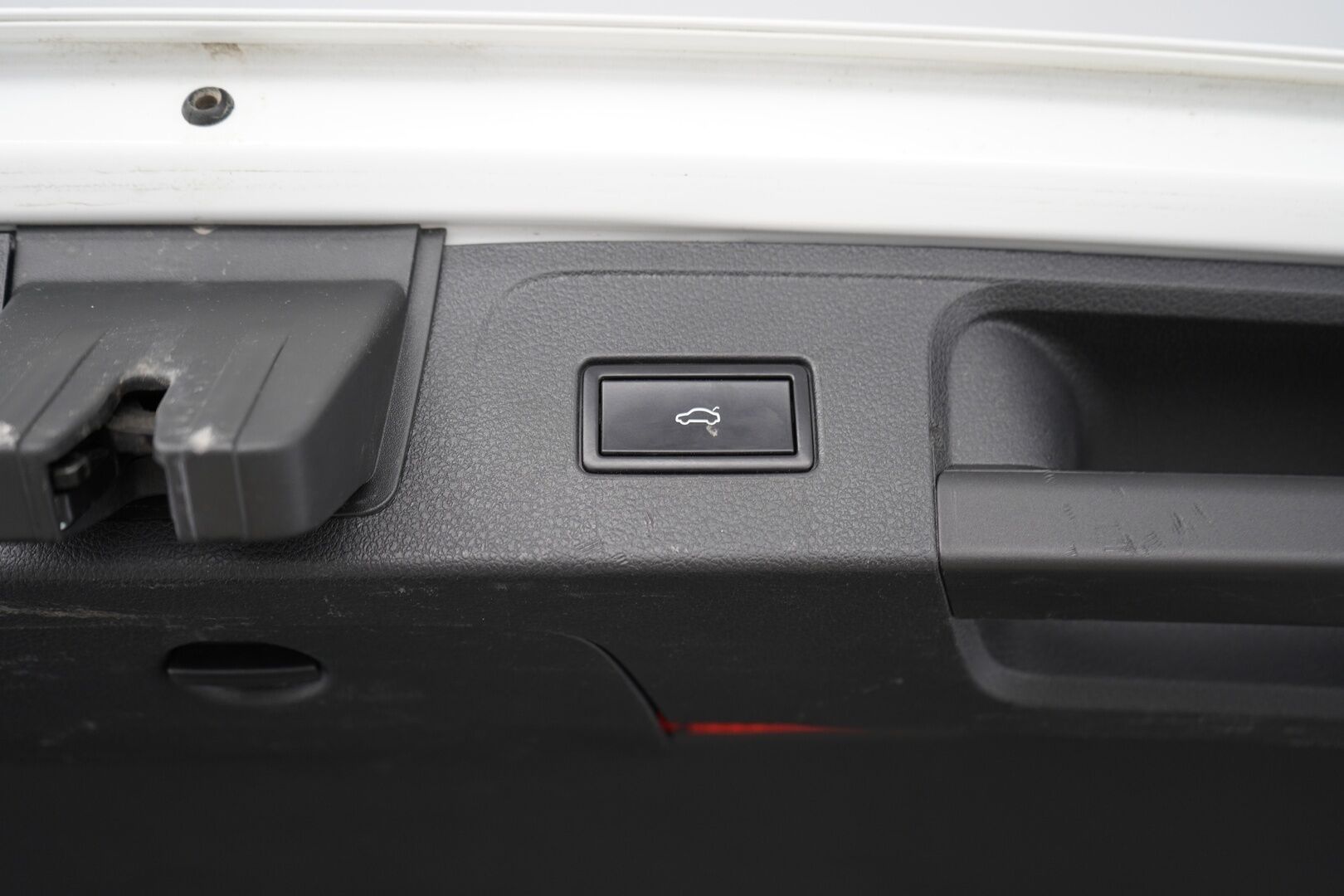 Volkswagen Passat 2018 Variant GTE  Plug-In Hybrid 160 kW DSG * ACC / Webasto / Vetokoukku / Nahka-alcantara / Peruutuskamera * - Akku kuntotarkastettu / 2x vanteet / Juuri katsastettu