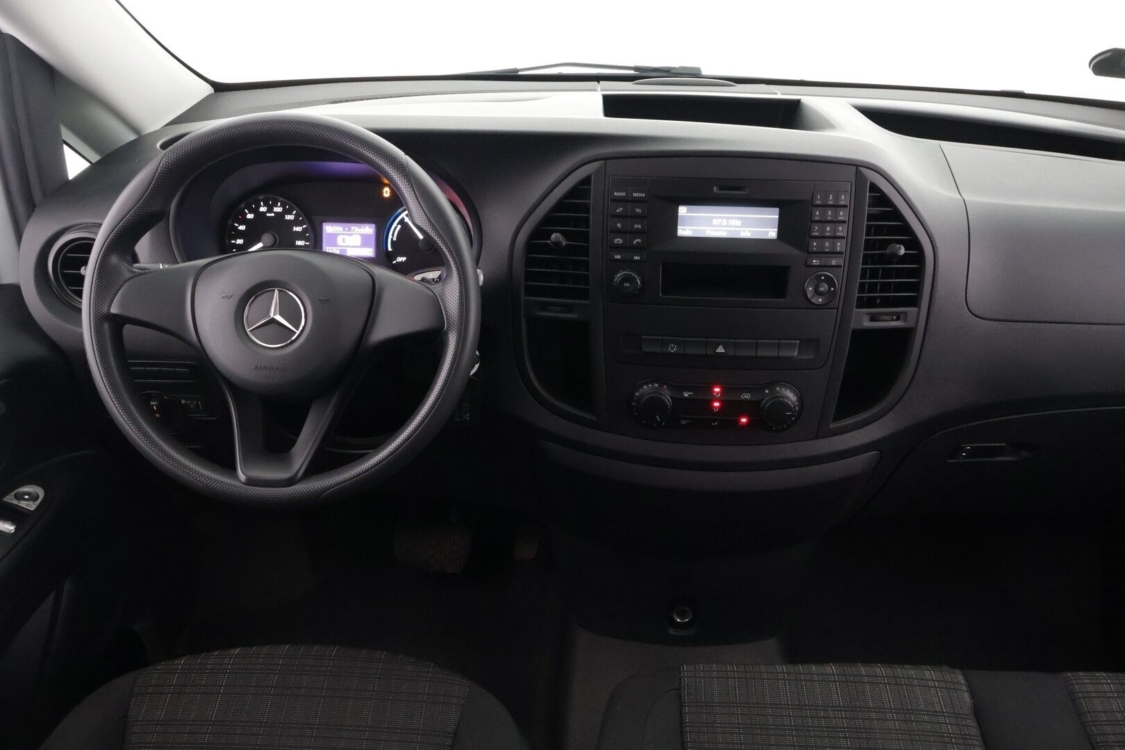 Mercedes-Benz VITO 2020 eVito Tourer 9-hlö B-kortilla ajettava - 3,99% KORKOTARJOUS TÄHÄN AUTOON 21.9. ASTI - *Alv vähennyskelpoinen / 9-paikkaa / Tutkat*