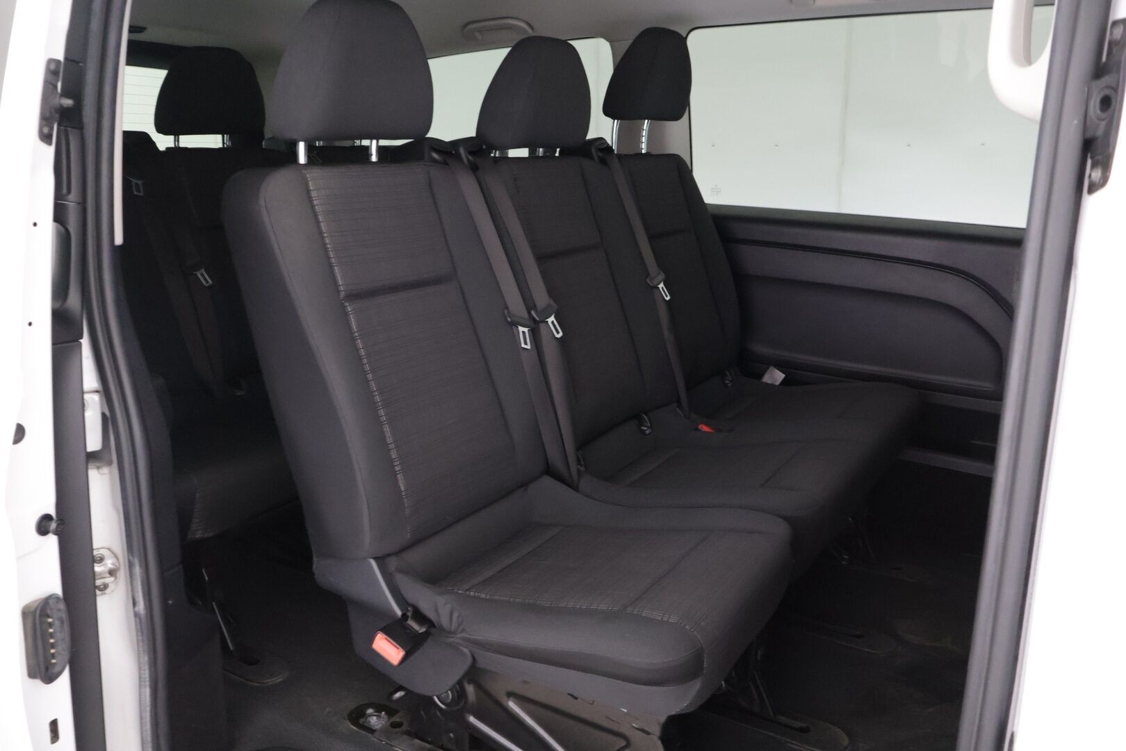 Mercedes-Benz VITO 2020 eVito Tourer 9-PAIKKAINEN B-kortilla ajettava - *Alv vähennyskelpoinen / 9-paikkaa / Tutkat* - HULLU BLACKWEEK KORKOTARJOUS 2,49%