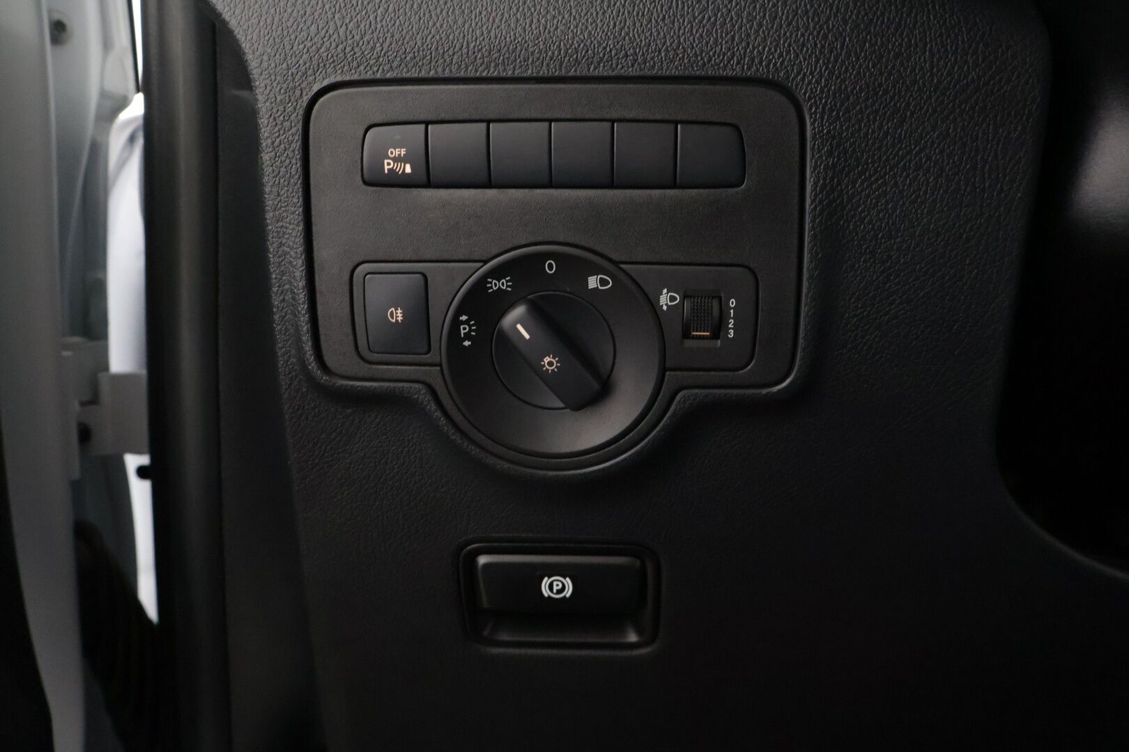 Mercedes-Benz VITO 2020 eVito Tourer 9-PAIKKAINEN B-kortilla ajettava - *Alv vähennyskelpoinen / 9-paikkaa / Tutkat* - HULLU BLACKWEEK KORKOTARJOUS 2,49%