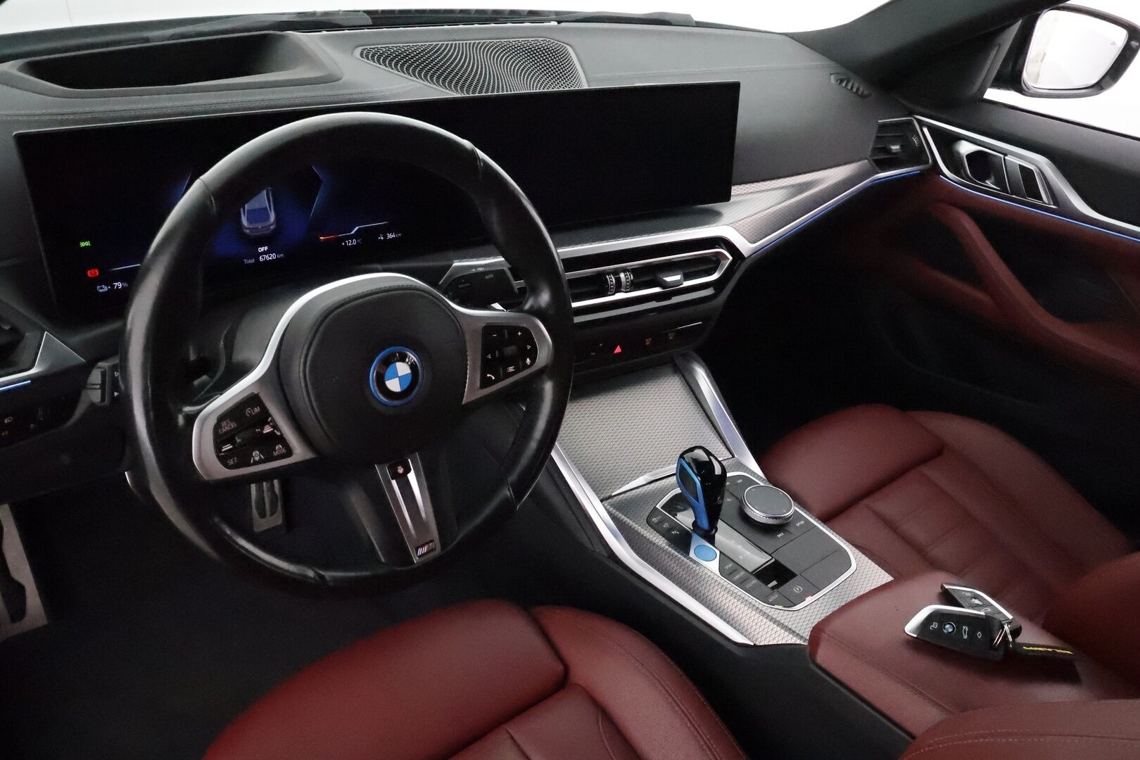 BMW i4 2022 eDrive40 Fully Charged **ACC / Laser-LED / HiFi / Koukku / 360° / Sportpenkki Muistilla / Widescreen / HUD / Navi** - Akku kuntotarkastettu / Suomi-auto / 2x Latauskaapelit / Kahdet Renkaat / Merkkihuollettu! / **HUIPPU KAMOILLA**