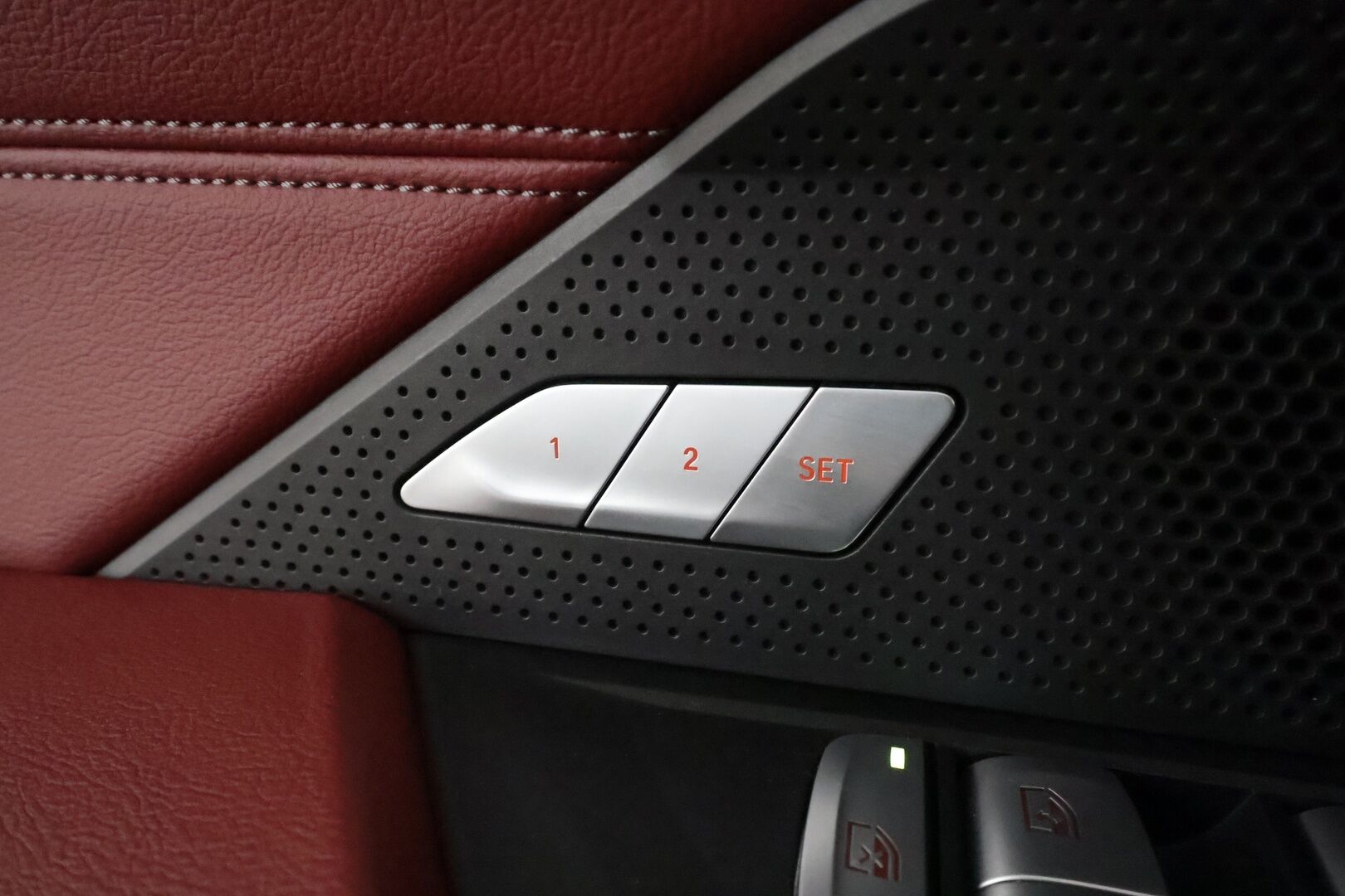 BMW i4 2022 eDrive40 Fully Charged M-Sport **ACC / Laser-LED / HiFi / Koukku / 360° / Sportpenkki Muistilla / Widescreen / HUD / Navi** - Akku kuntotarkastettu / Suomi-auto / 2x Latauskaapelit / Kahdet Renkaat / Merkkihuollettu! / **HUIPPU KAMOILLA**