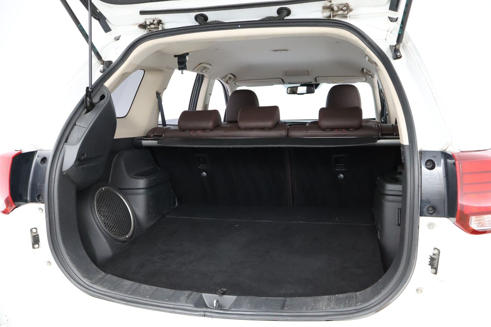 Mitsubishi OUTLANDER PHEV 2016 Instyle Business 4WD 5P - Adapt.Vakkari / 360-Kamera / Vetokoukku / Nahkasisusta / LED / KeylessGo / Navi / Juuri tullut Tampereelle!
