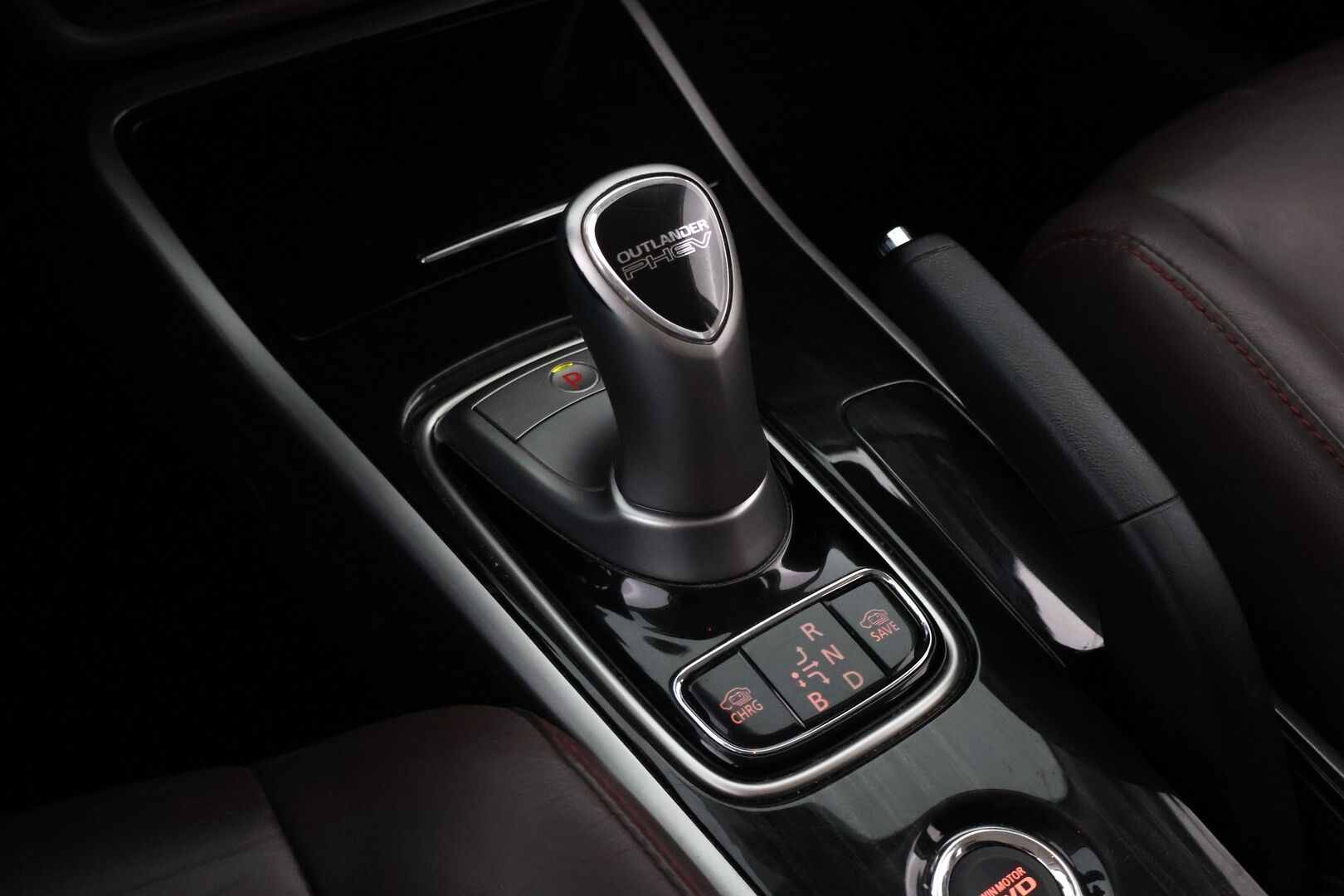 Mitsubishi OUTLANDER PHEV 2016 Instyle Business 4WD 5P - Adapt.Vakkari / 360-Kamera / Vetokoukku / Nahkasisusta / LED / KeylessGo / Navi / Juuri tullut Tampereelle!