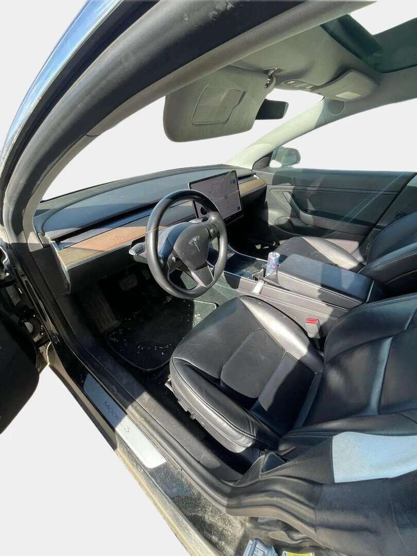 Tesla Model 3 2019 Long-Range Dual Motor AWD  * Tämä auto myydään YritysOutlet -valikoimasta vain yritykselle / FSD / Lasikatto / Navi / P.kamera * - *YritysOutlet - Myydään vain yrityksille / Akku kuntotarkastettu / Kahdet Teslan omat alumiinivanteet hyvillä kumeilla *