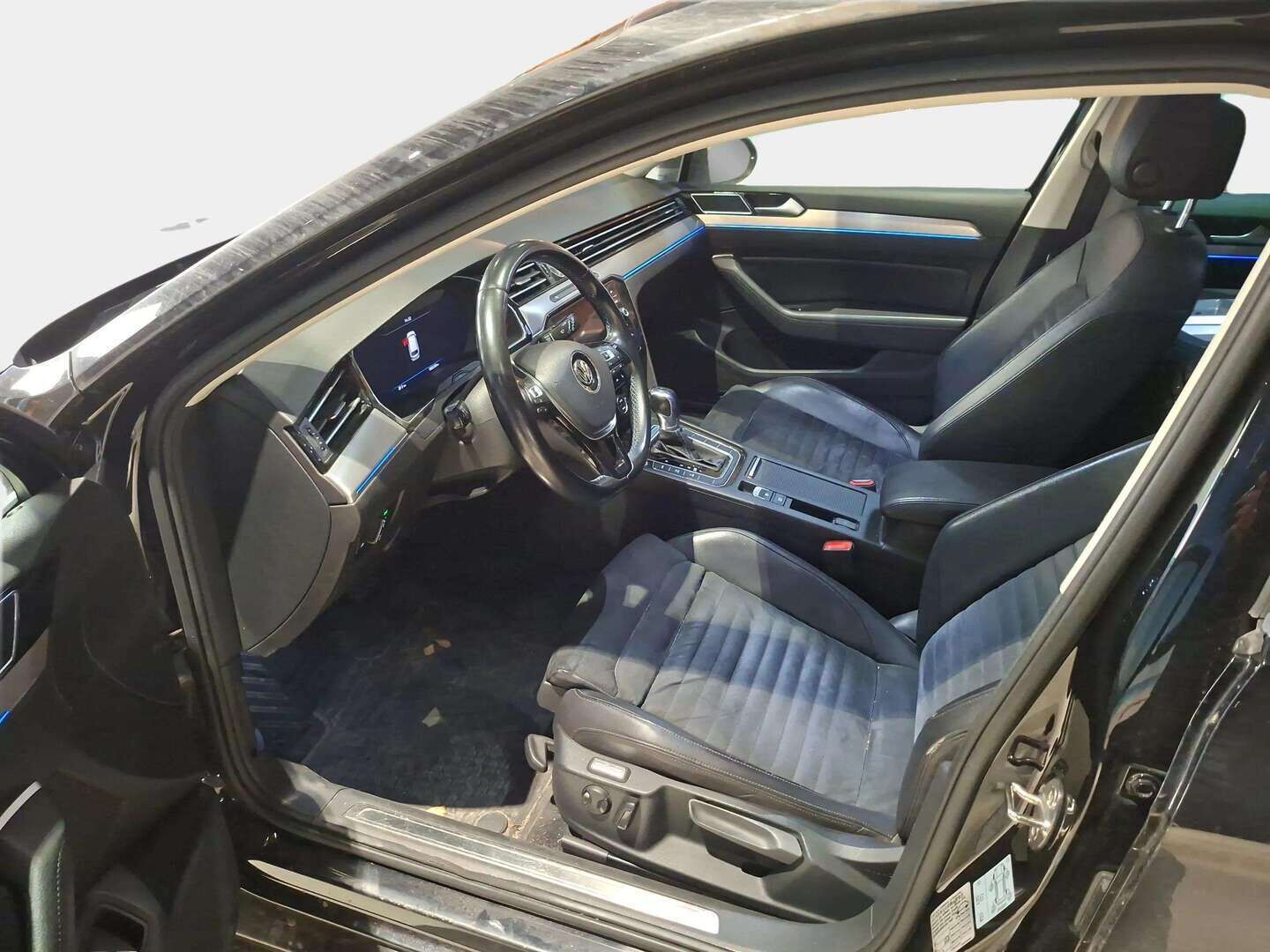 Volkswagen Passat 2018 Variant GTE Plug-In Hybrid 160 kW (218 hv) DSG-aut - Webasto | Adapt.vakkari | Peruutuskamera | Vetokoukku | Nahka-Alcantara | Digimittaristo |  Adapt.LED | Juuri saapunut! - KORKO VAIN 3,99 %