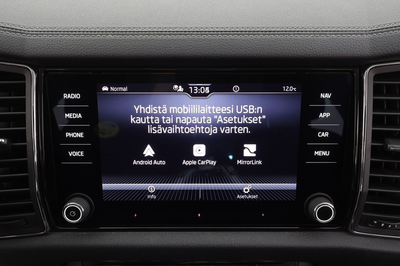 Skoda Kodiaq 2022 2.0 TDI 150 Ambition DSG 7-P * Webasto / ACC / LED / P.Kamera / Smartlink / Keyless * - 1-om Suomi-auto / Kahdet renkaat aluvanteilla / Merkkihuollot - HULLUT AVAJAISHULINAT KORKOTARJOUS 3,29 %