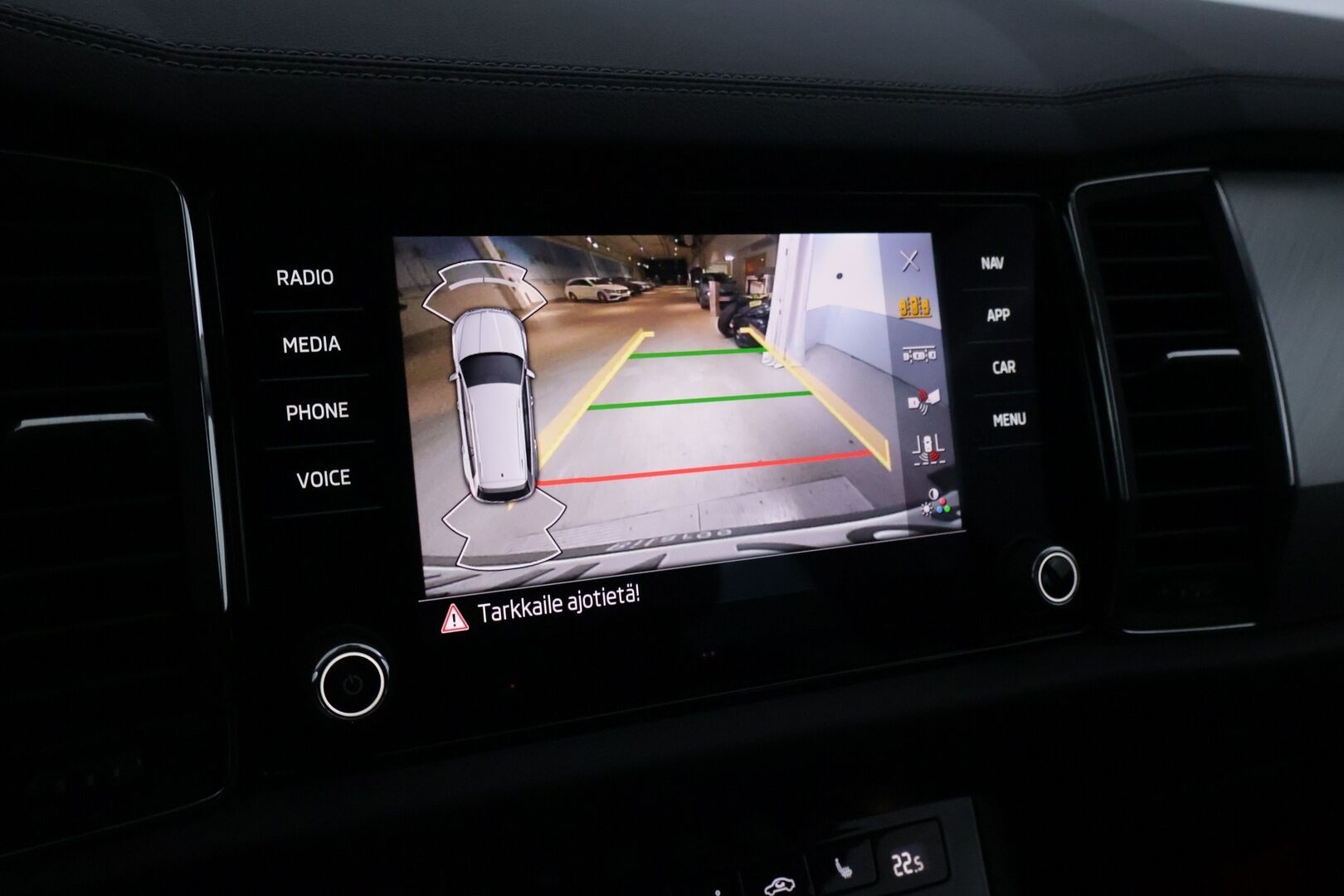 Skoda Kodiaq 2022 2.0 TDI 150 Ambition DSG 7-P - | Webasto | 1om. Suomi-Auto |  ACC | Digimittaristo | P.Kamera | LED | Smartlink | Keyless | - KORKO VAIN 3,99 %