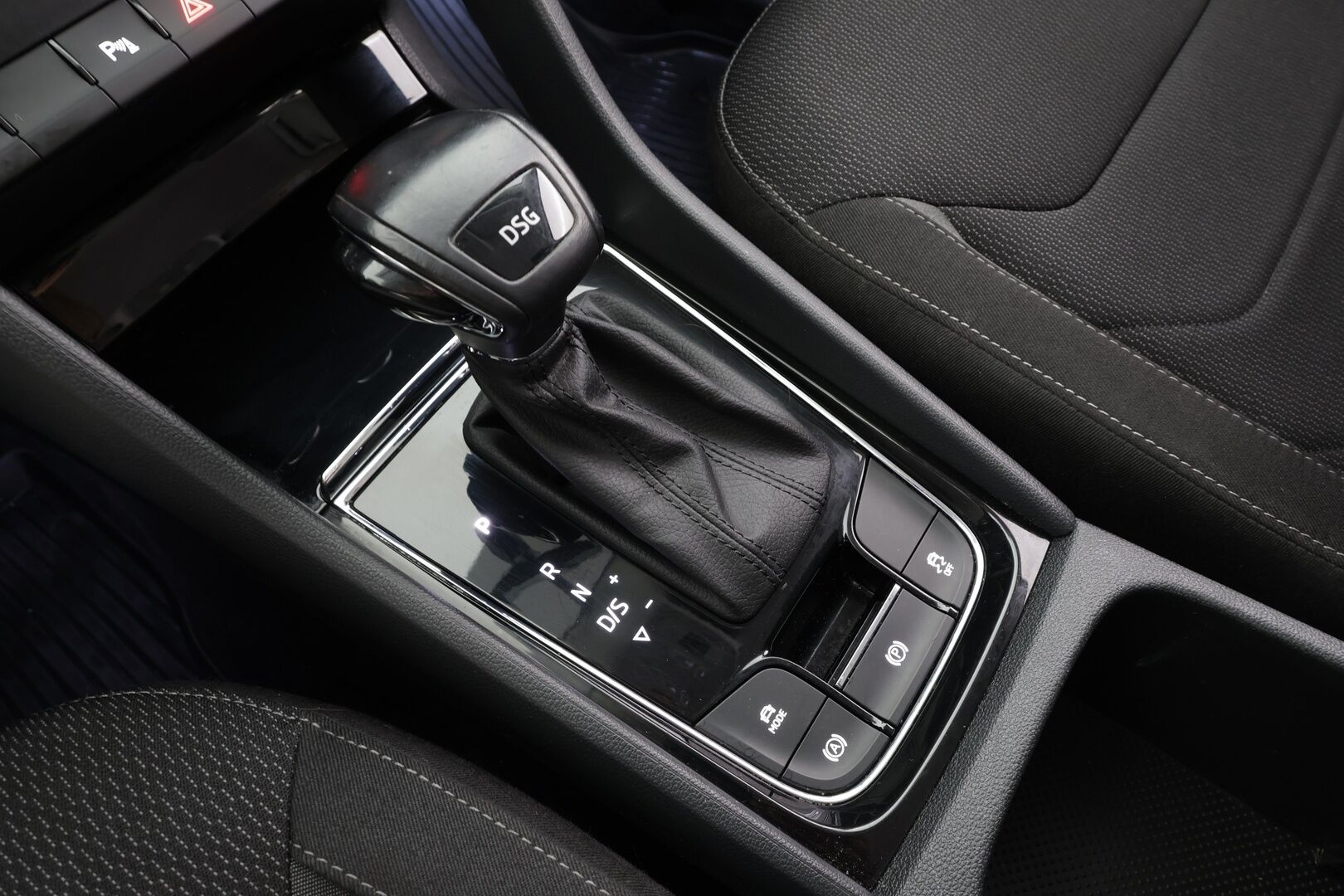 Skoda Kodiaq 2022 2.0 TDI 150 Ambition DSG 7-P * Webasto / ACC / LED / P.Kamera / Smartlink / Keyless * - 1-om Suomi-auto / Kahdet renkaat aluvanteilla / Merkkihuollot - HULLUT AVAJAISHULINAT KORKOTARJOUS 3,29 %