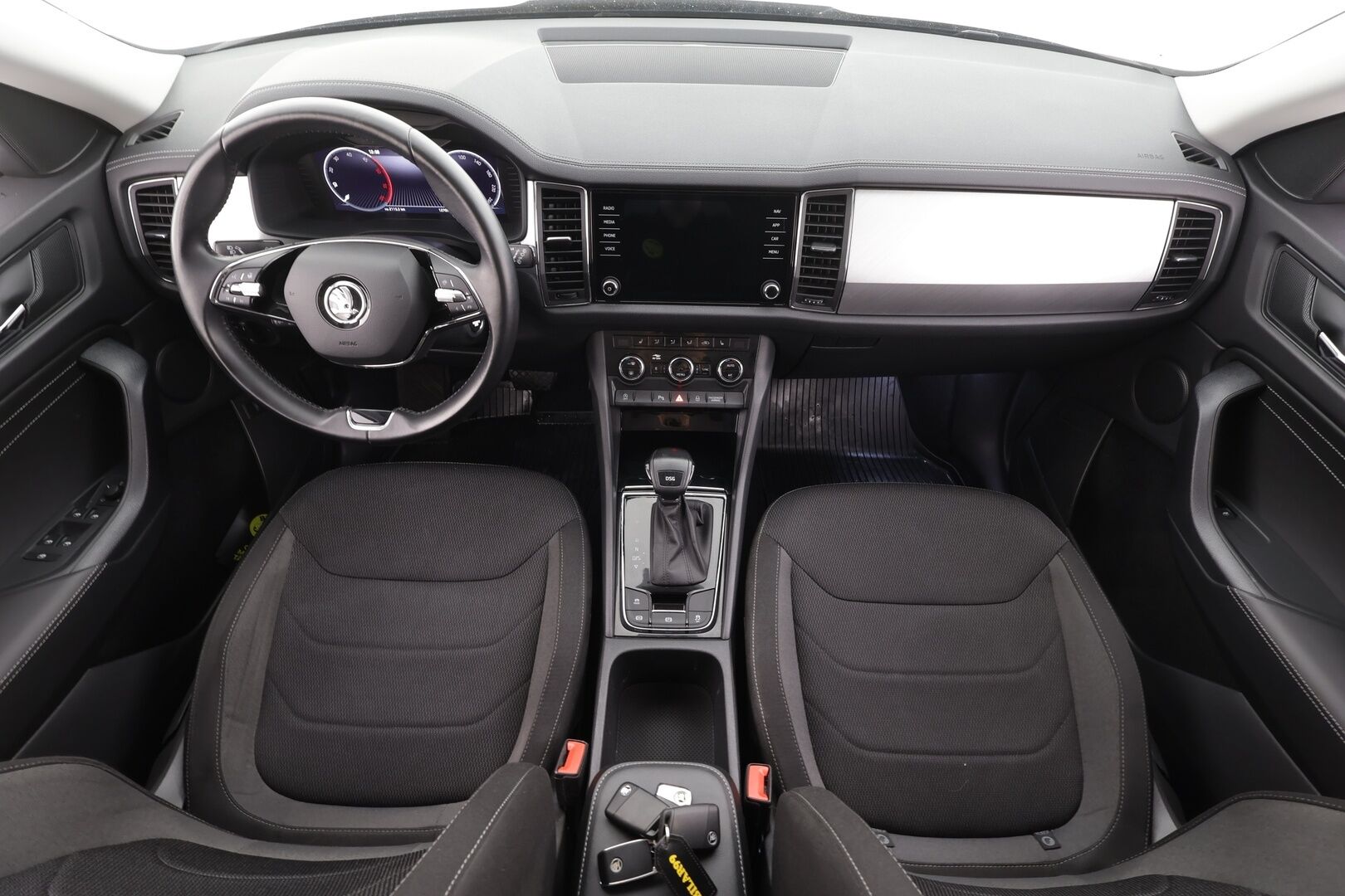 Skoda Kodiaq 2022 2.0 TDI 150 Ambition DSG 7-P * Webasto / ACC / LED / P.Kamera / Smartlink / Keyless * - 1-om Suomi-auto / Kahdet renkaat aluvanteilla / Merkkihuollot - HULLUT AVAJAISHULINAT KORKOTARJOUS 3,29 %