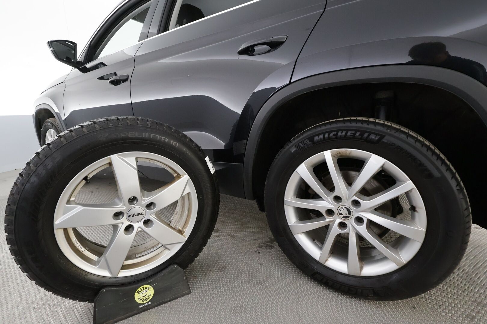 Skoda Kodiaq 2022 2.0 TDI 150 Ambition DSG 7-P * Webasto / ACC / LED / P.Kamera / Smartlink / Keyless * - 1-om Suomi-auto / Kahdet renkaat aluvanteilla / Merkkihuollot - HULLUT AVAJAISHULINAT KORKOTARJOUS 3,29 %