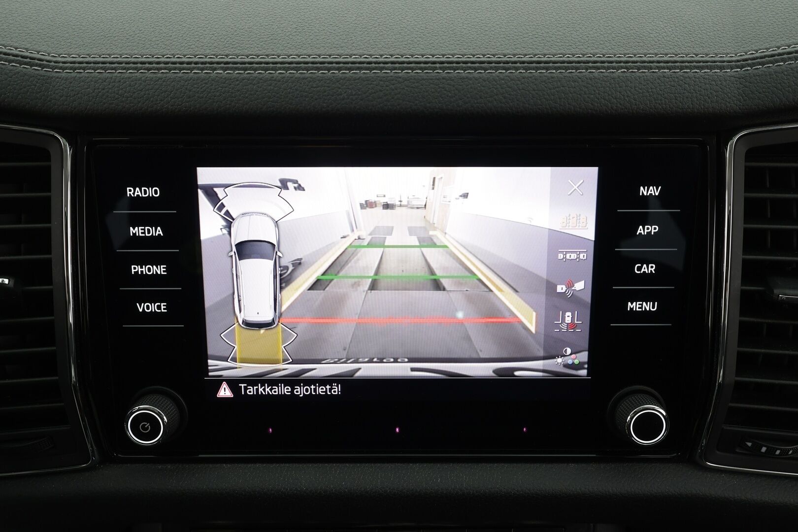 Skoda Kodiaq 2022 2.0 TDI 150 Ambition DSG 7-P * Webasto / ACC / LED / P.Kamera / Smartlink / Keyless * - 1-om Suomi-auto / Kahdet renkaat aluvanteilla / Merkkihuollot - HULLUT AVAJAISHULINAT KORKOTARJOUS 3,29 %