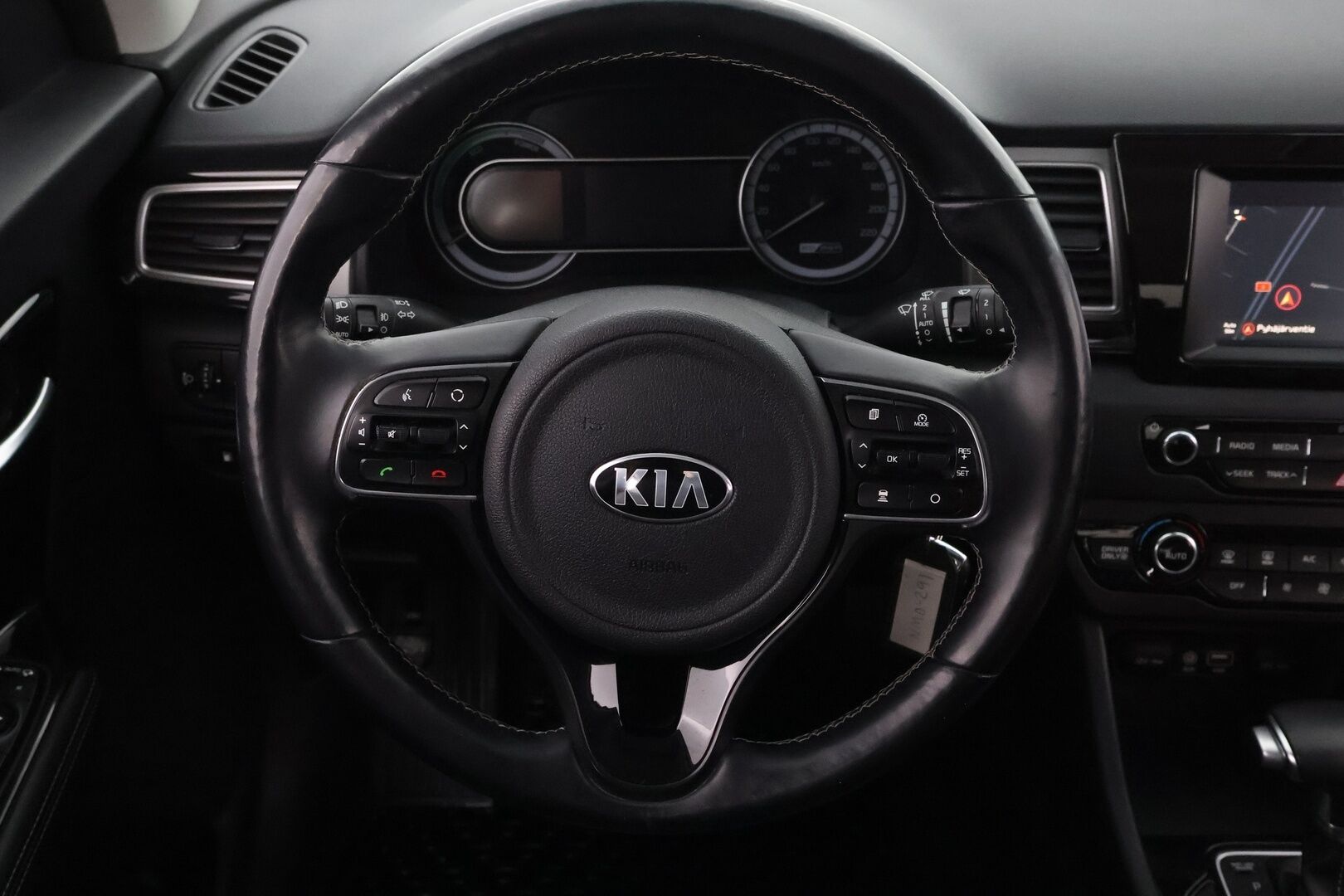 Kia Niro 2019 1,6 GDI Plug-In Hybrid DCT - Adapt.Vakkari / Vetokoukku / Puolinahkasisusta / Peruutuskamera / Navi / Lohkolämmitin / Juuri tullut Tampereelle!