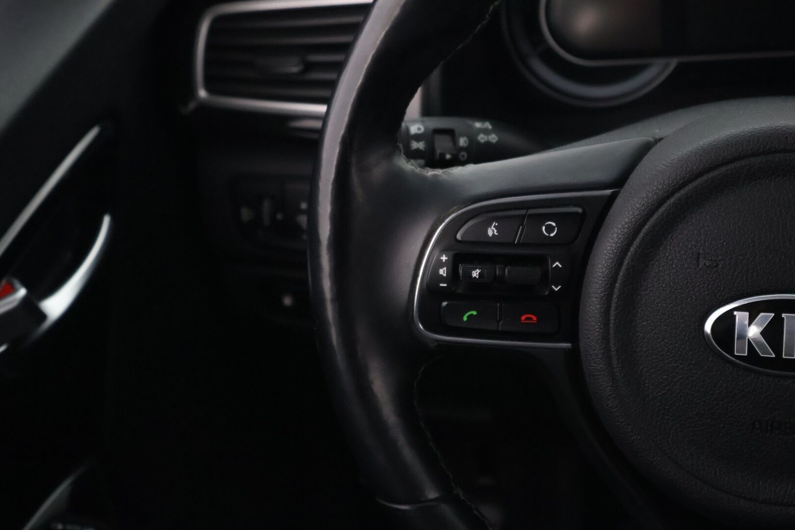 Kia Niro 2019 1,6 GDI Plug-In Hybrid DCT - Adapt.Vakkari / Vetokoukku / Puolinahkasisusta / Peruutuskamera / Navi / Lohkolämmitin / Juuri tullut Tampereelle!