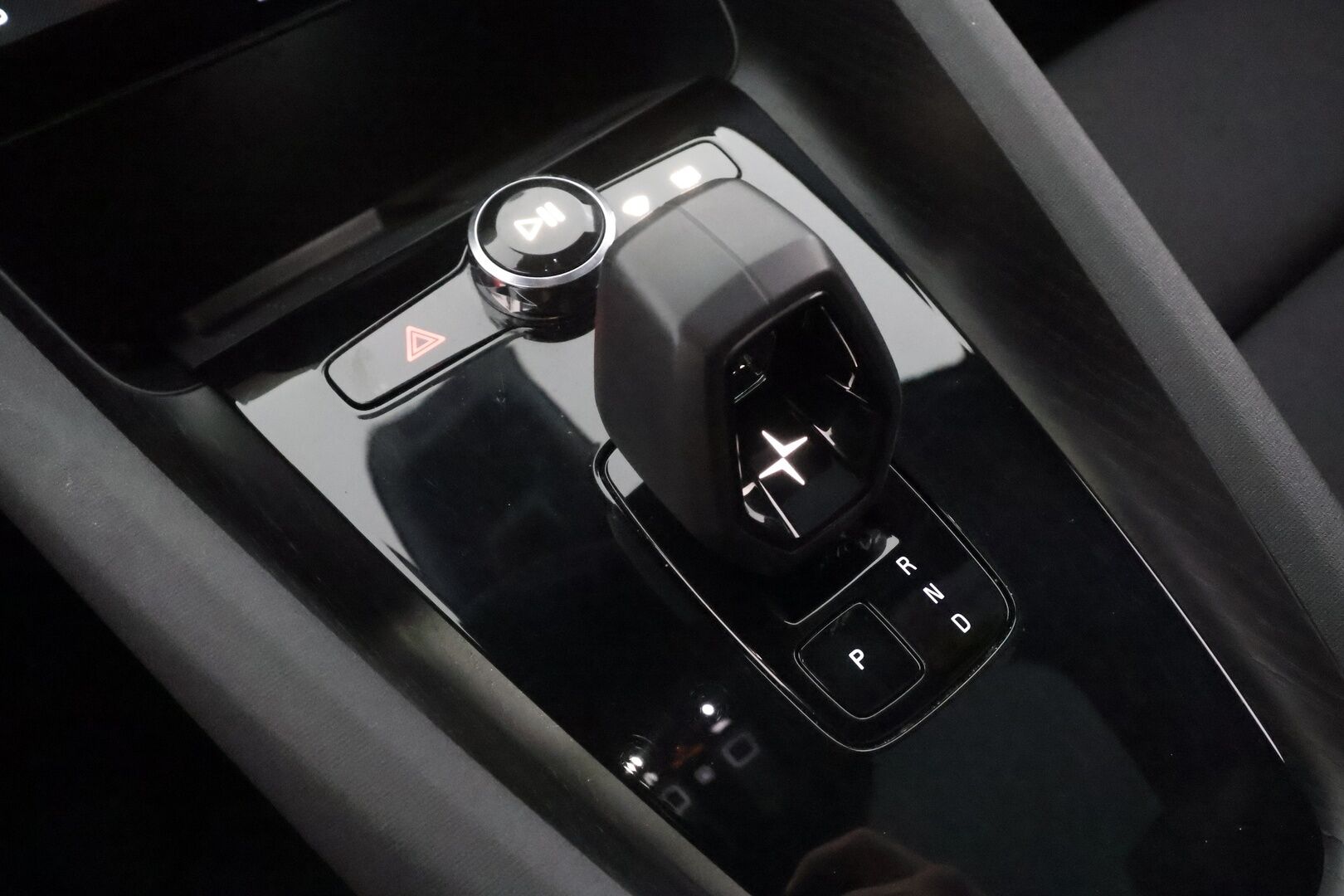 Polestar 2 2021 Launch Edition Performance, 300kW, 78kWh * ACC / H&K / Muistipenkki / BLIS / 360° / Pixel LED / Lasikatto / Keyless * - Merkkihuollettu