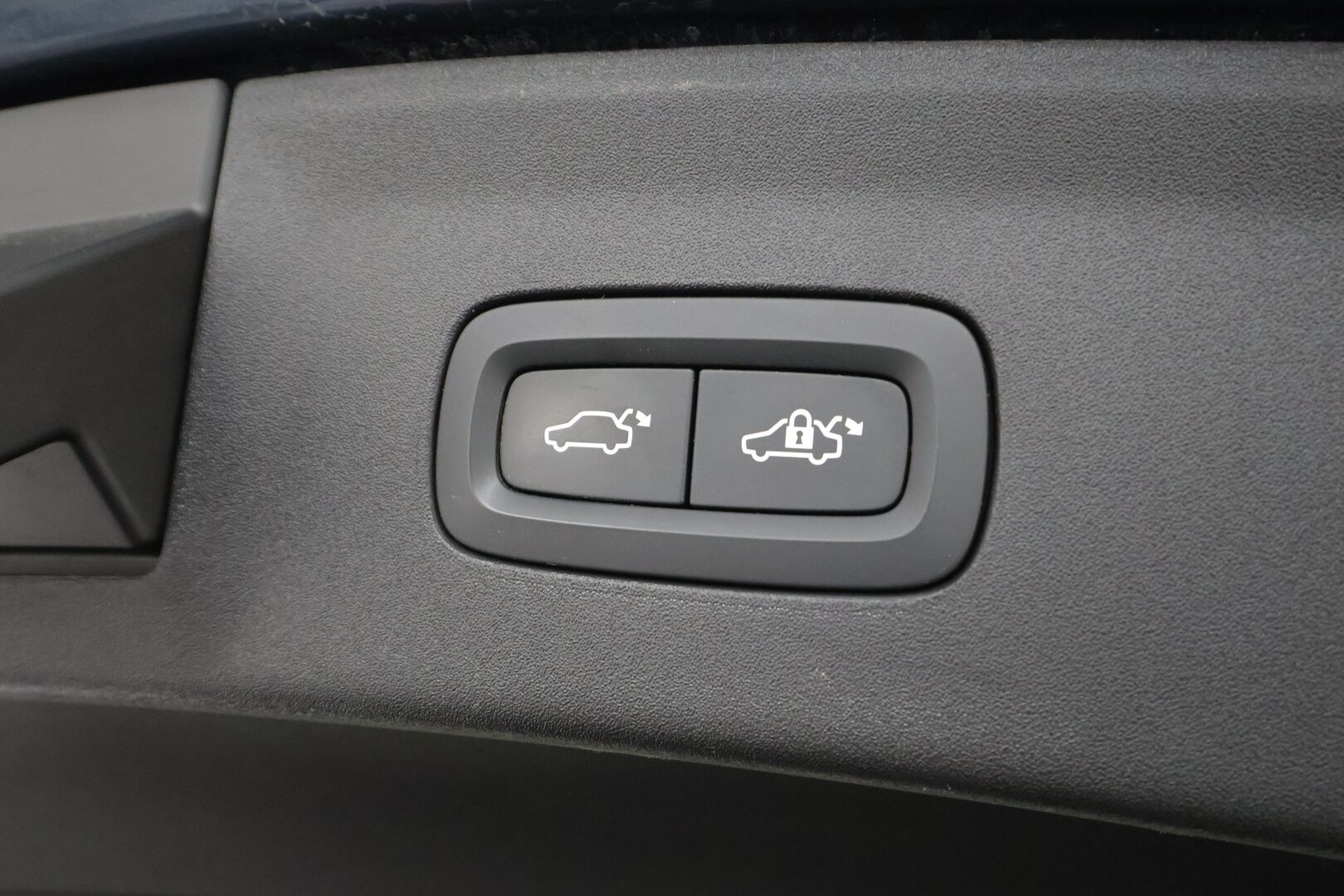 Polestar 2 2021 Launch Edition Performance, 300kW, 78kWh * ACC / H&K / Muistipenkki / BLIS / 360° / Pixel LED / Lasikatto / Keyless * - Merkkihuollettu