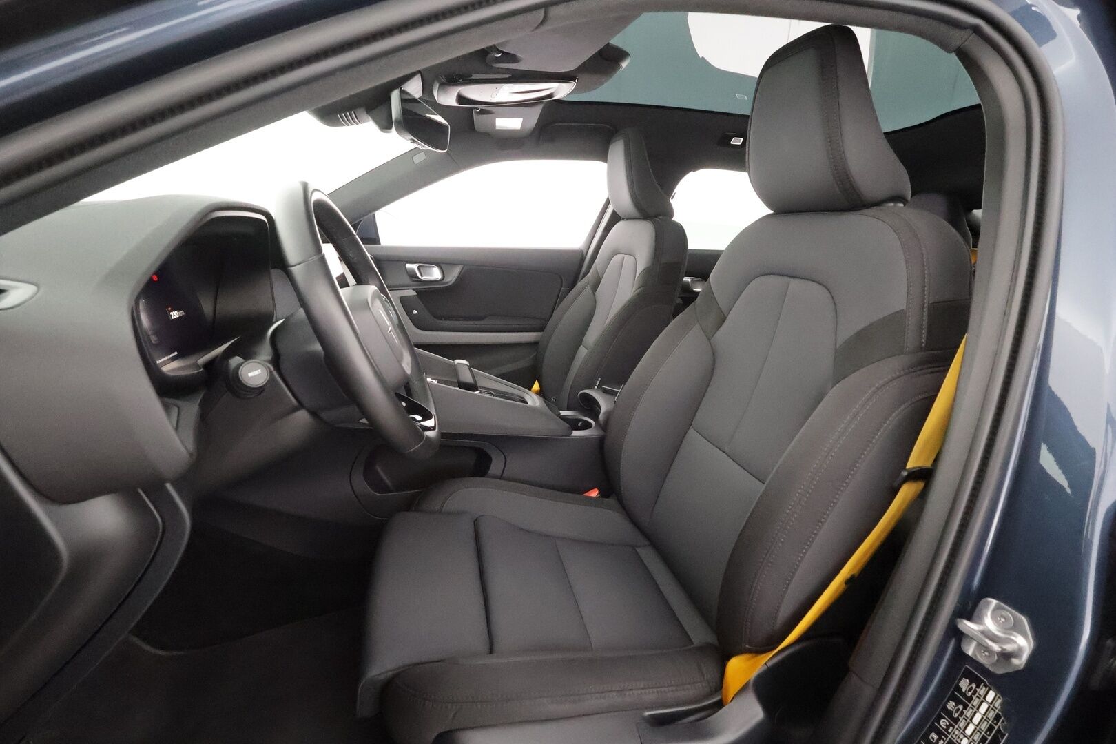 Polestar 2 2021 Launch Edition Performance, 300kW, 78kWh * ACC / H&K / Muistipenkki / BLIS / 360° / Pixel LED / Lasikatto / Keyless * - Merkkihuollettu