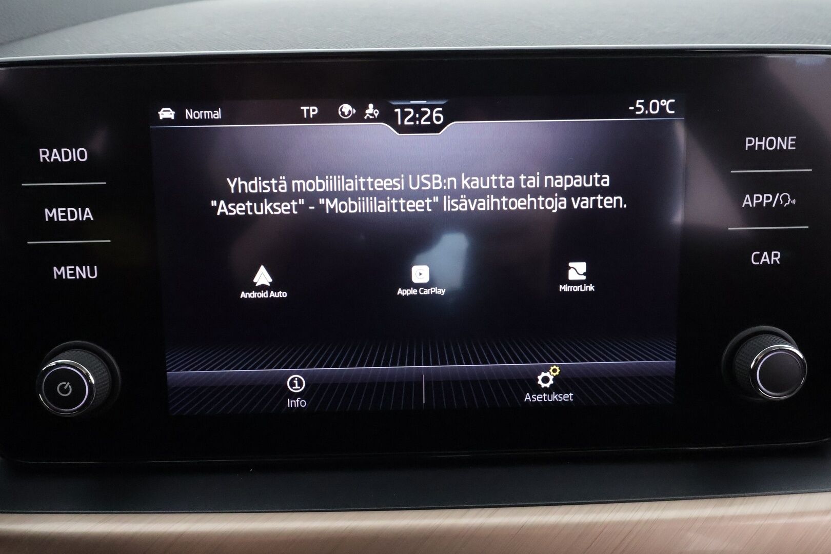 Skoda Kamiq 2022 1.5 TSI Style DSG * Koukku / ACC / LED / P.kamera / Kaistavahti / Digimittaristo / Keyless * - 1-om Suomi-auto / Kahdet renkaat / Merkkihuollettu! - HULLU BLACKWEEK KORKOTARJOUS 2,49%