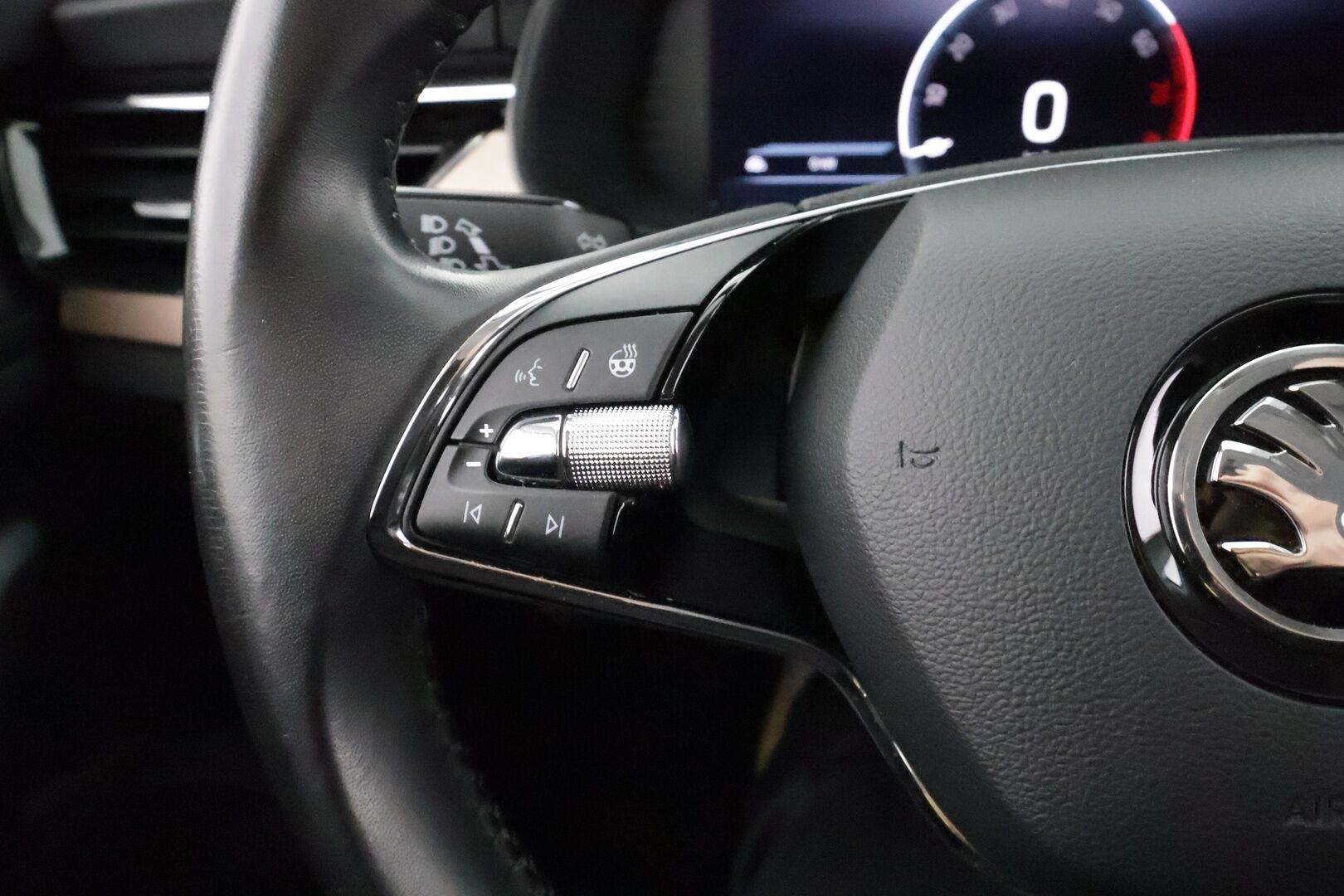 Skoda Kamiq 2022 1.5 TSI Style DSG * Koukku / ACC / LED / P.kamera / Kaistavahti / Digimittaristo / Keyless * - 1-om Suomi-auto / Kahdet renkaat / Merkkihuollettu!