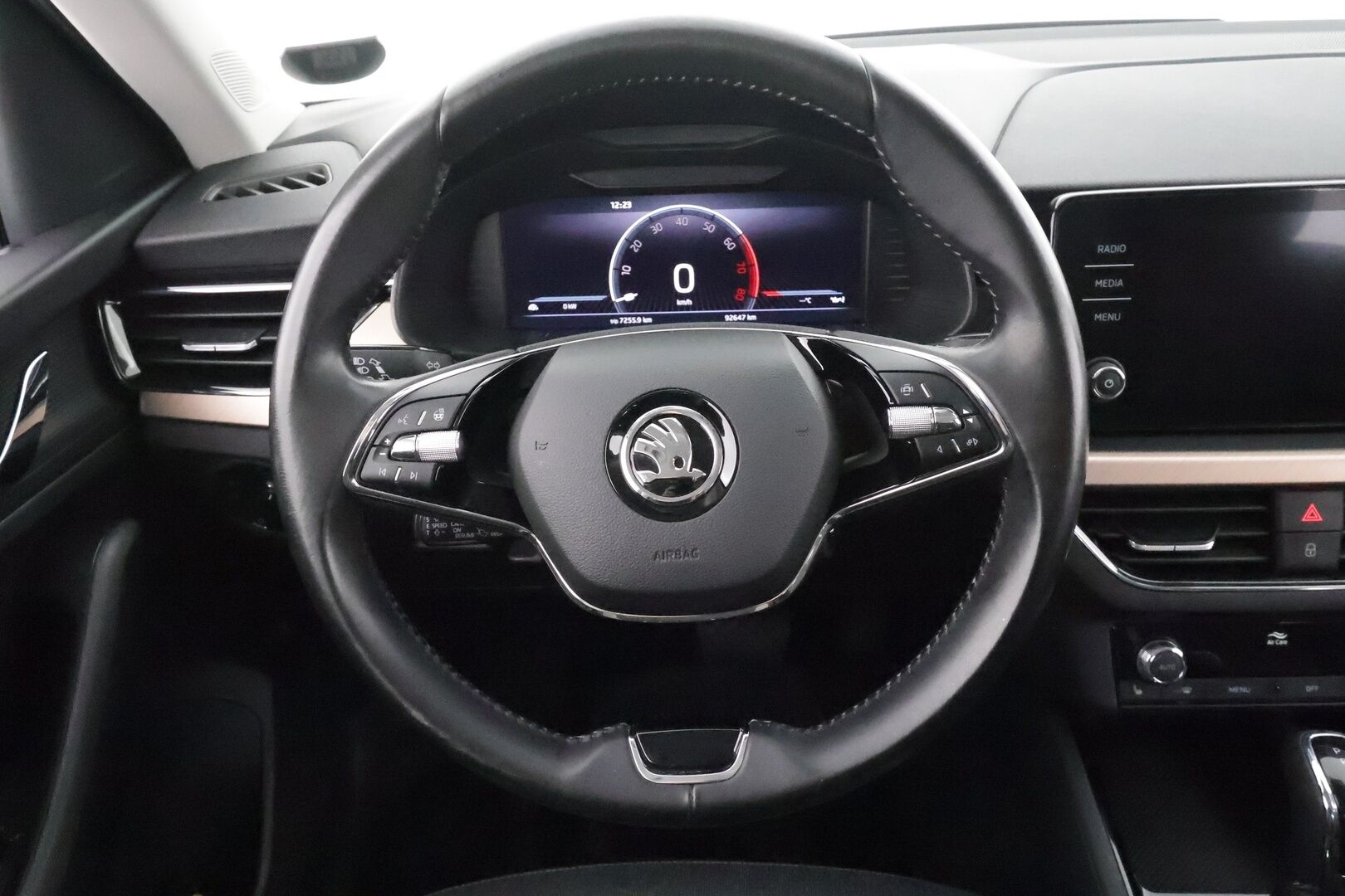 Skoda Kamiq 2022 1.5 TSI Style DSG * Koukku / ACC / LED / P.kamera / Kaistavahti / Digimittaristo / Keyless * - 1-om Suomi-auto / Kahdet renkaat / Merkkihuollettu!