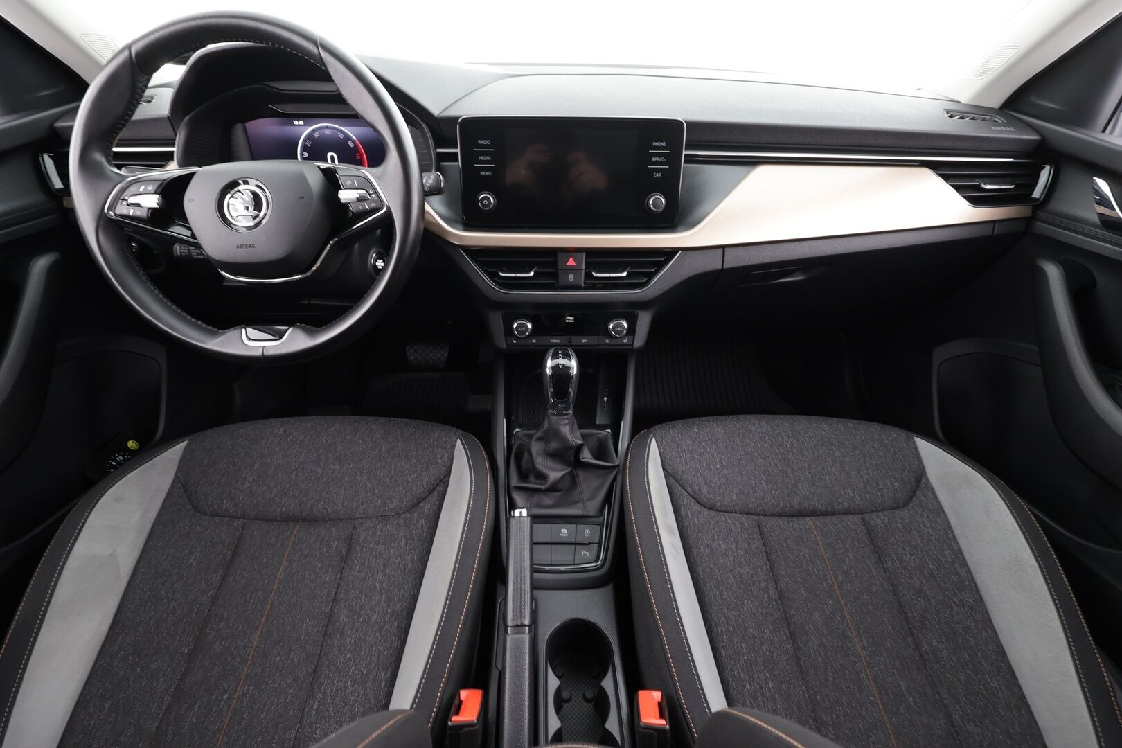 Skoda Kamiq 2022 1.5 TSI Style DSG * Koukku / ACC / LED / P.kamera / Kaistavahti / Digimittaristo / Keyless * - 1-om Suomi-auto / Kahdet renkaat / Merkkihuollettu! - HULLU BLACKWEEK KORKOTARJOUS 2,49%