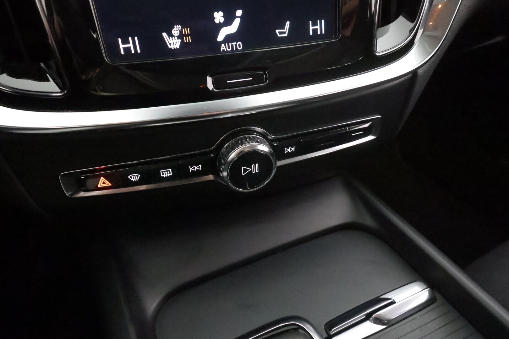 Volvo V60 Cross Country 2022 B5 AWD MHEV Business Edition aut * Adapt.vakkari / Webasto / Full LED / P.kamera / Apple&Android / Koukku *