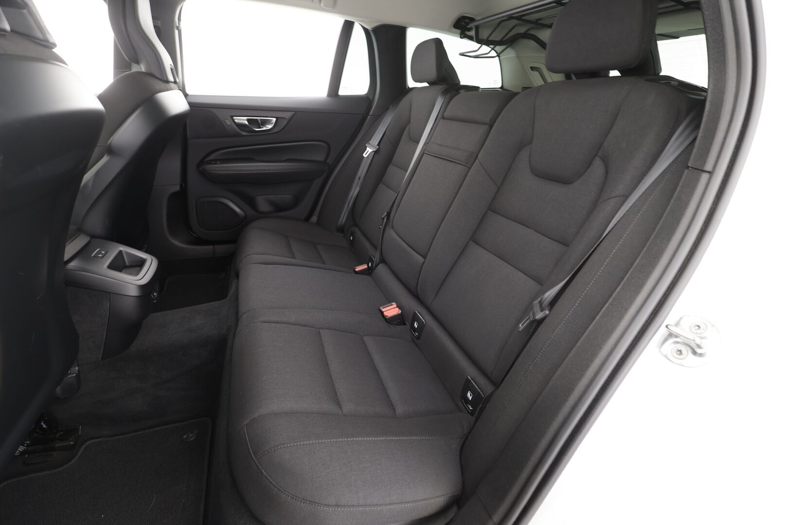 Volvo V60 Cross Country 2022 B5 AWD MHEV Business Edition aut * Adapt.vakkari / Webasto / Full LED / P.kamera / Apple&Android / Koukku *