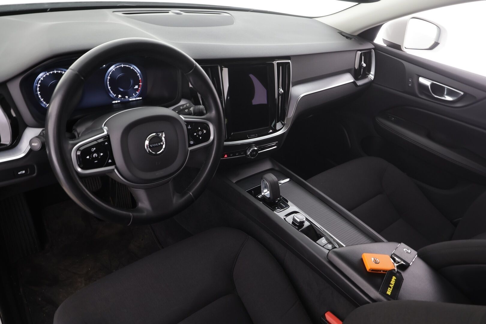 Volvo V60 Cross Country 2022 B5 AWD MHEV Business Edition aut * Adapt.vakkari / Webasto / Full LED / P.kamera / Apple&Android / Koukku *