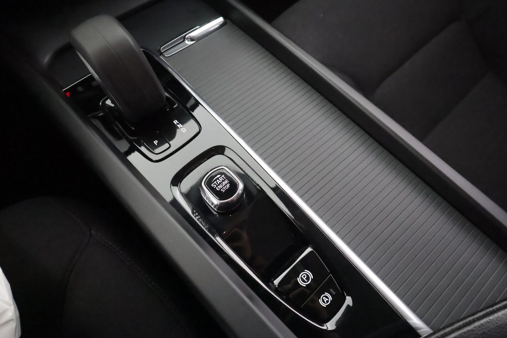 Volvo V60 Cross Country 2022 B5 AWD MHEV Business Edition aut * Adapt.vakkari / Webasto / Full LED / P.kamera / Apple&Android / Koukku *