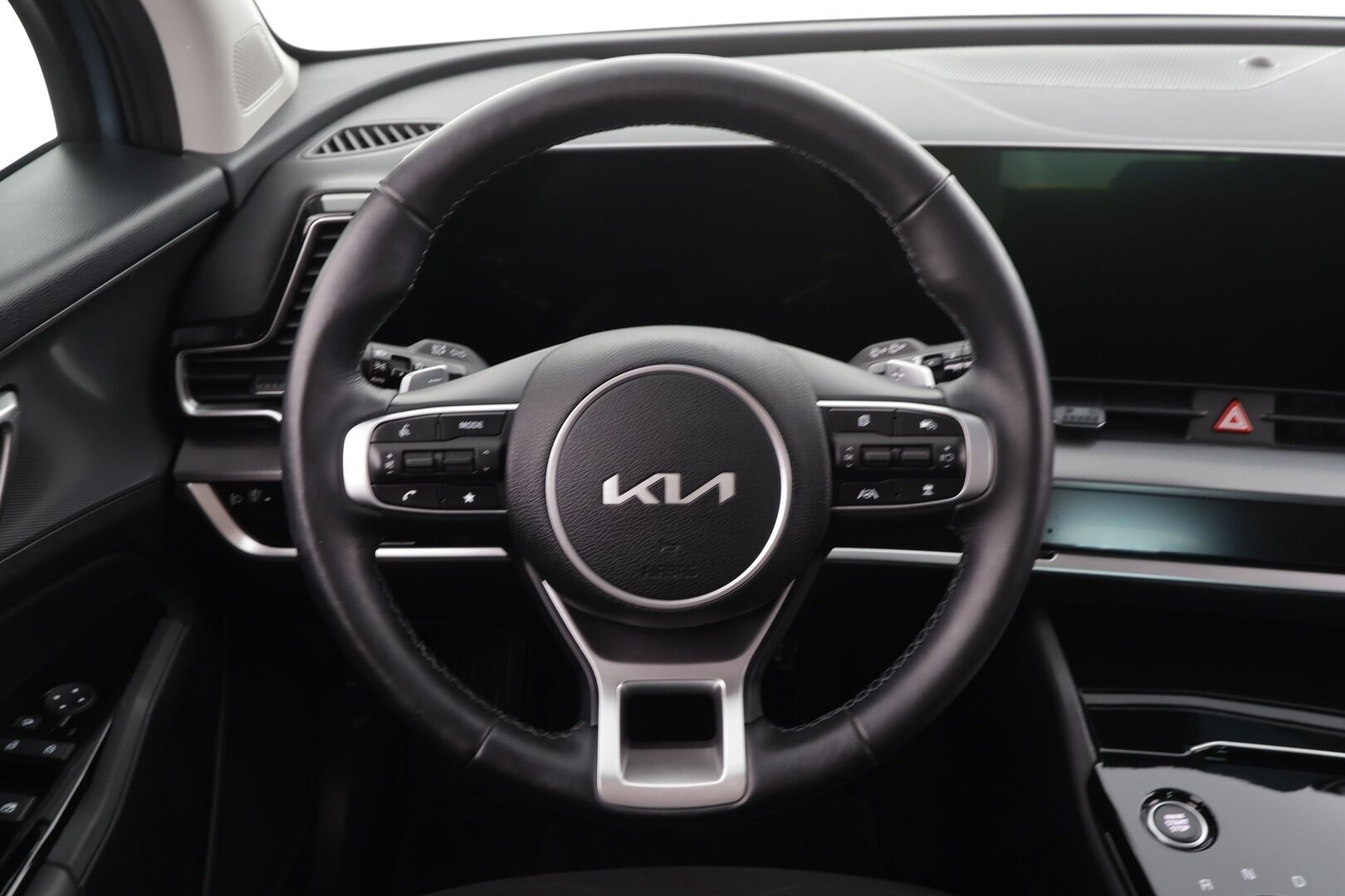 Kia Sportage 2022 1,6 T-GDI FWD Mild-Hybrid Business Premium DCT 150hv * ACC / P.kamera / LED / Navi / Lohkolämmitin / Sähköpenkit * - 1.Om Suomi-auto / Kahdet renkaat aluvanteilla / Merkkihuollettu - Osta nyt, maksa vasta ensi vuonna