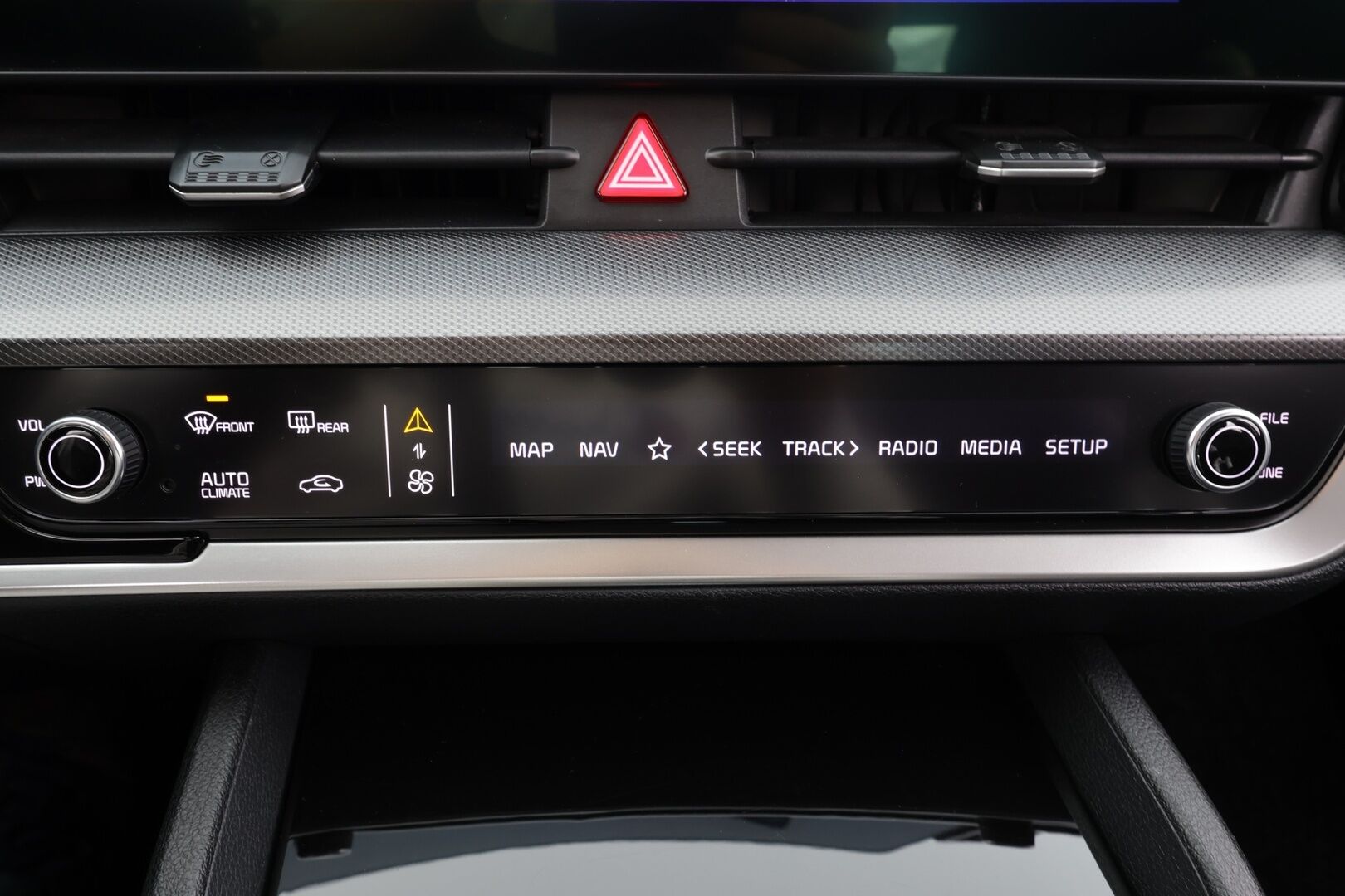 Kia Sportage 2022 1,6 T-GDI FWD Mild-Hybrid Business Premium DCT 150hv * ACC / P.kamera / LED / Navi / Lohkolämmitin / Sähköpenkit * - 1.Om Suomi-auto / Kahdet renkaat aluvanteilla / Merkkihuollettu - Osta nyt, maksa vasta ensi vuonna