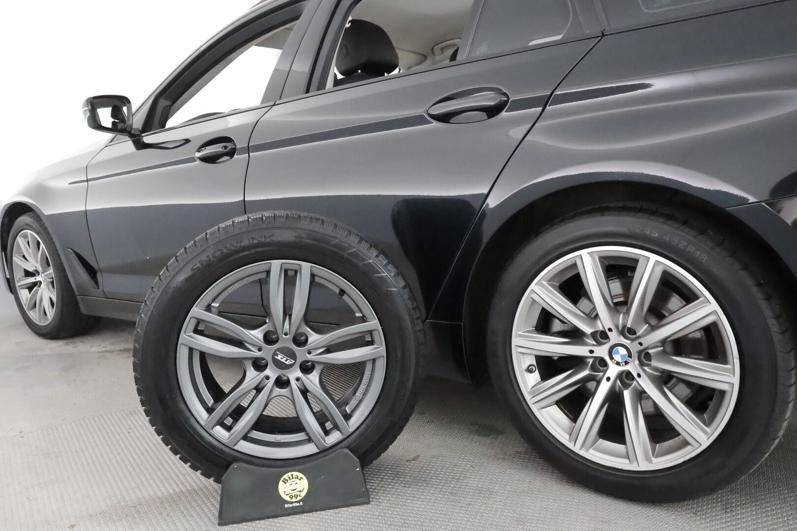 BMW 520 2018 G31 Touring 520i A Business Comfort SportLine - Digimittari / HiFi / Navi / LED / Peruutustutkat / Puolinahkasisusta / Sporttipenkit / Sähköluukku / Juuri tullut Tampereelle!