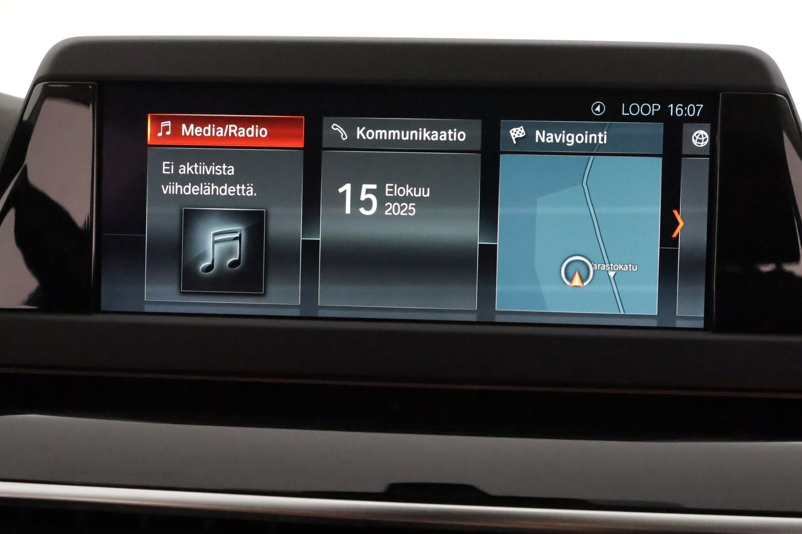 BMW 520 2018 G31 Touring 520i A Sportline **Vakkari / P.tutkat / Sporttipenkit / Hifit / LED / Navi / Digimittaristo** - Kahdet renkaat aluvanteilla 