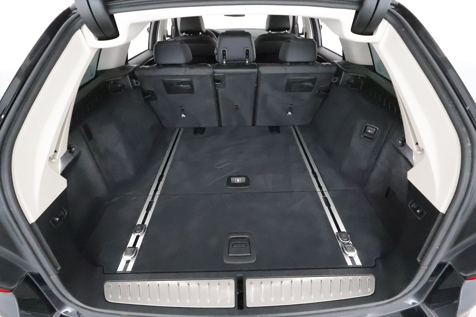 BMW 520 2018 G31 Touring 520i A Business Comfort SportLine - Digimittari / HiFi / Navi / LED / Peruutustutkat / Puolinahkasisusta / Sporttipenkit / Sähköluukku / Juuri tullut Tampereelle!