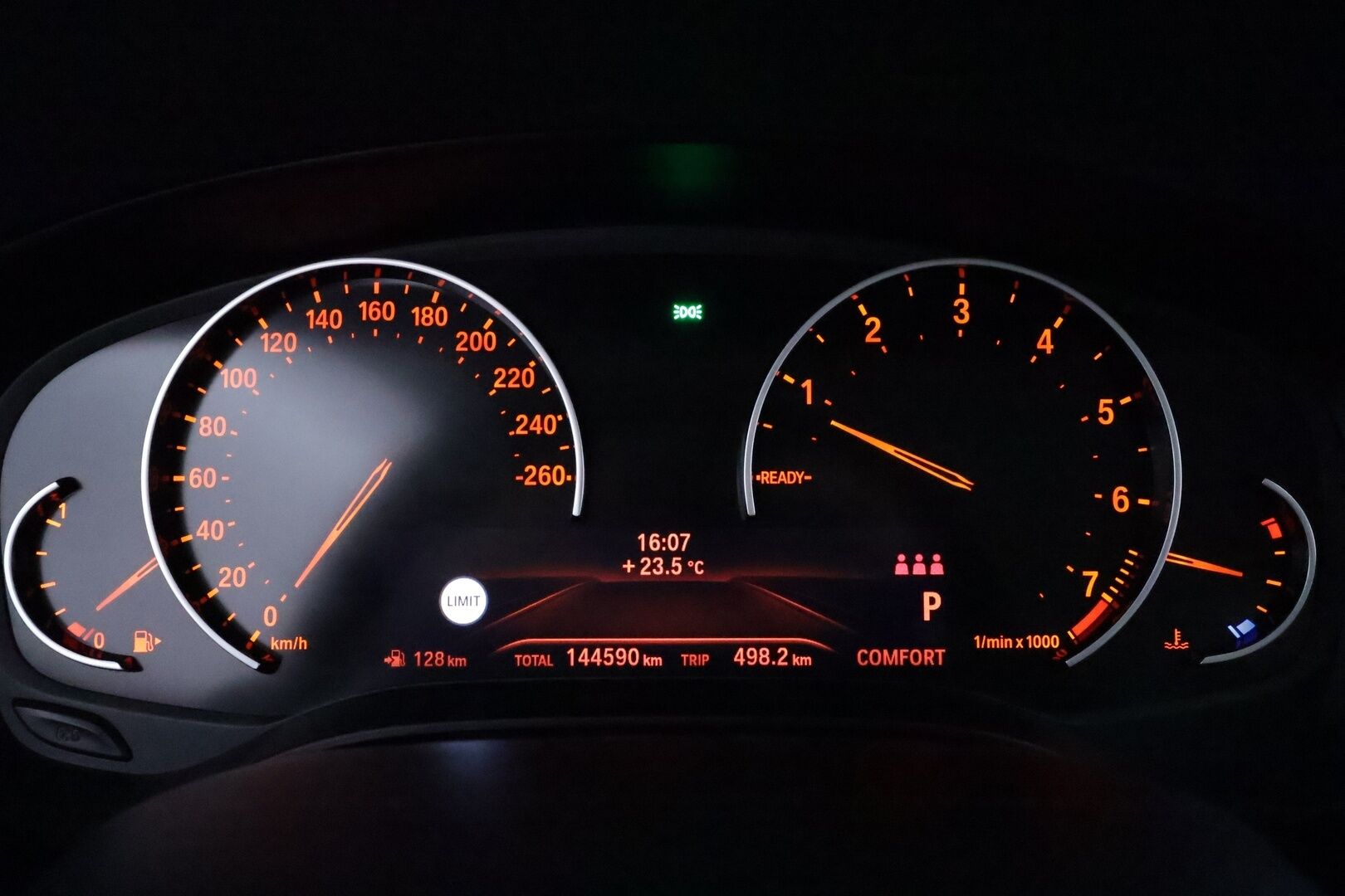 BMW 520 2018 G31 Touring 520i A Sportline **Vakkari / P.tutkat / Sporttipenkit / Hifit / LED / Navi / Digimittaristo** - Kahdet renkaat aluvanteilla 